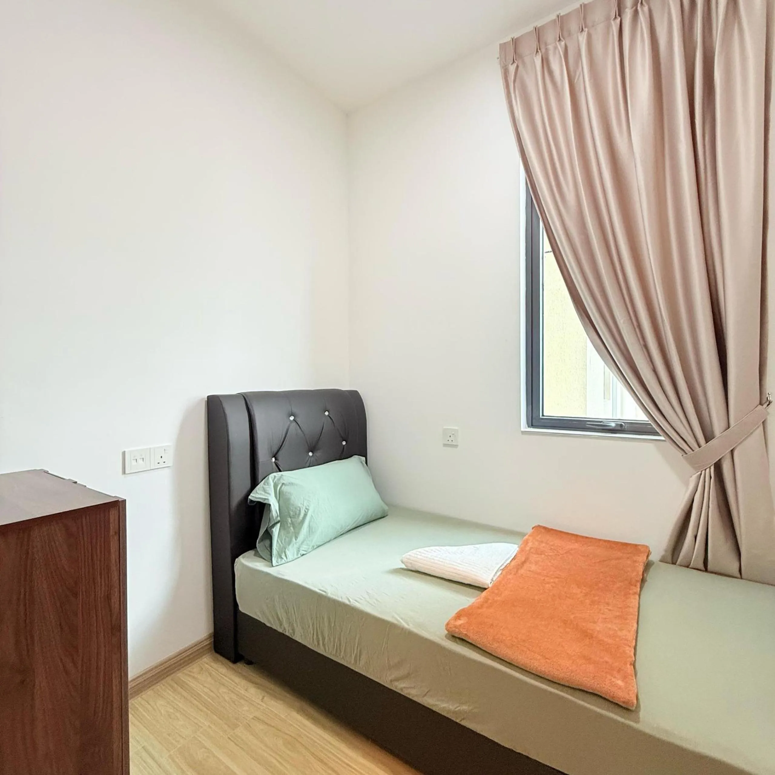 Bed in Starview Bay 2B1R 5pax Forest City A6-1016