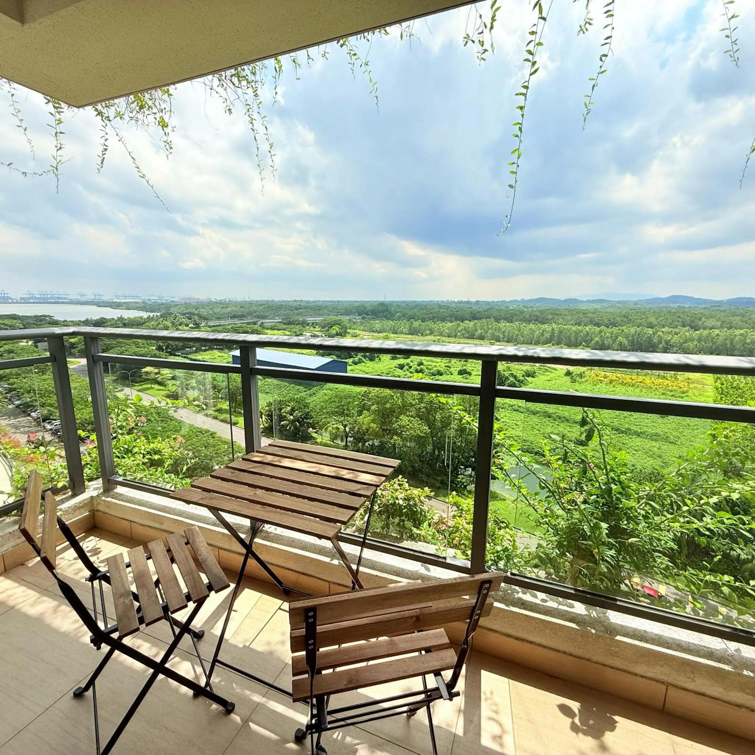 Patio in Starview Bay 2B1R 5pax Forest City A6-1016