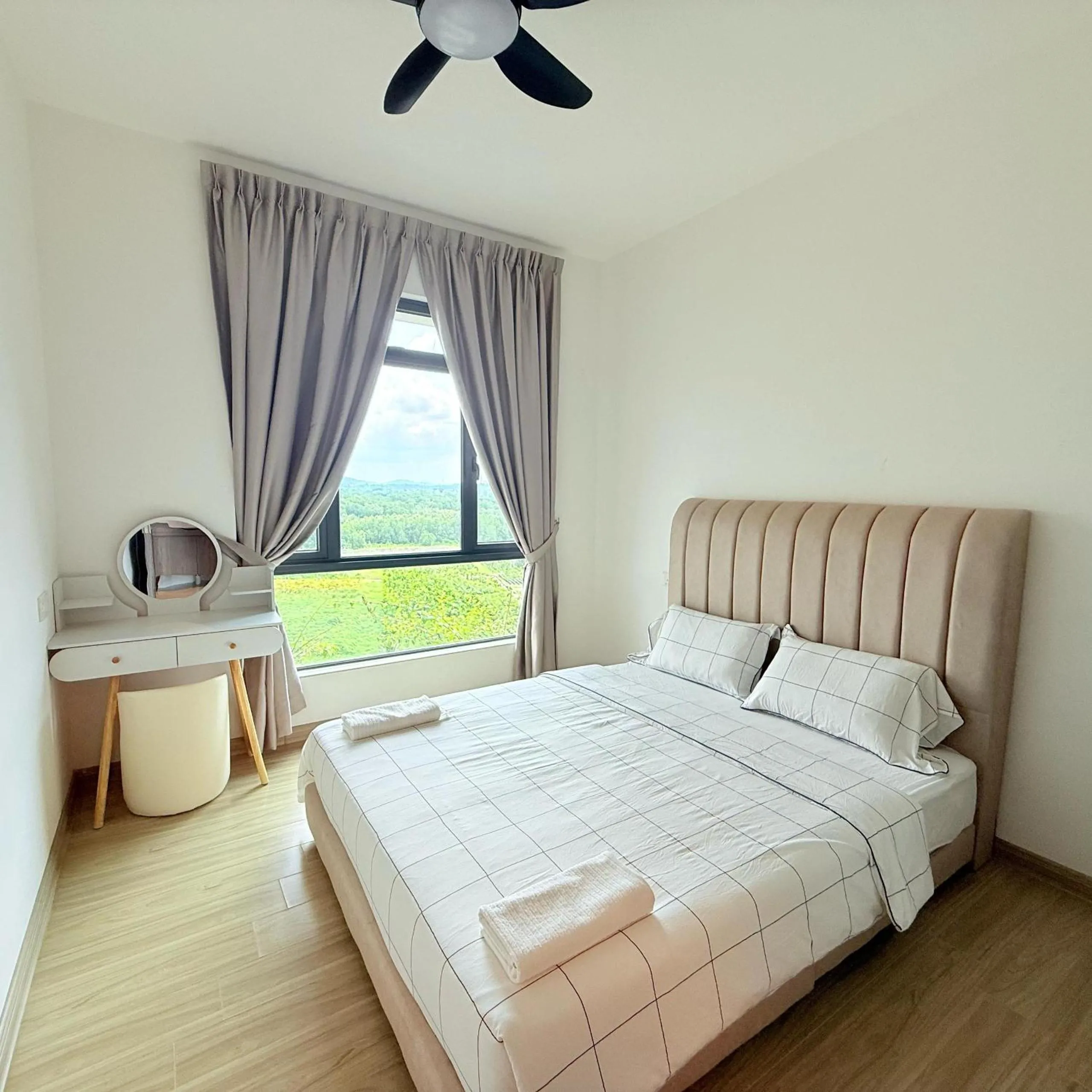 Communal lounge/ TV room in Starview Bay 2B1R 5pax Forest City A6-1016
