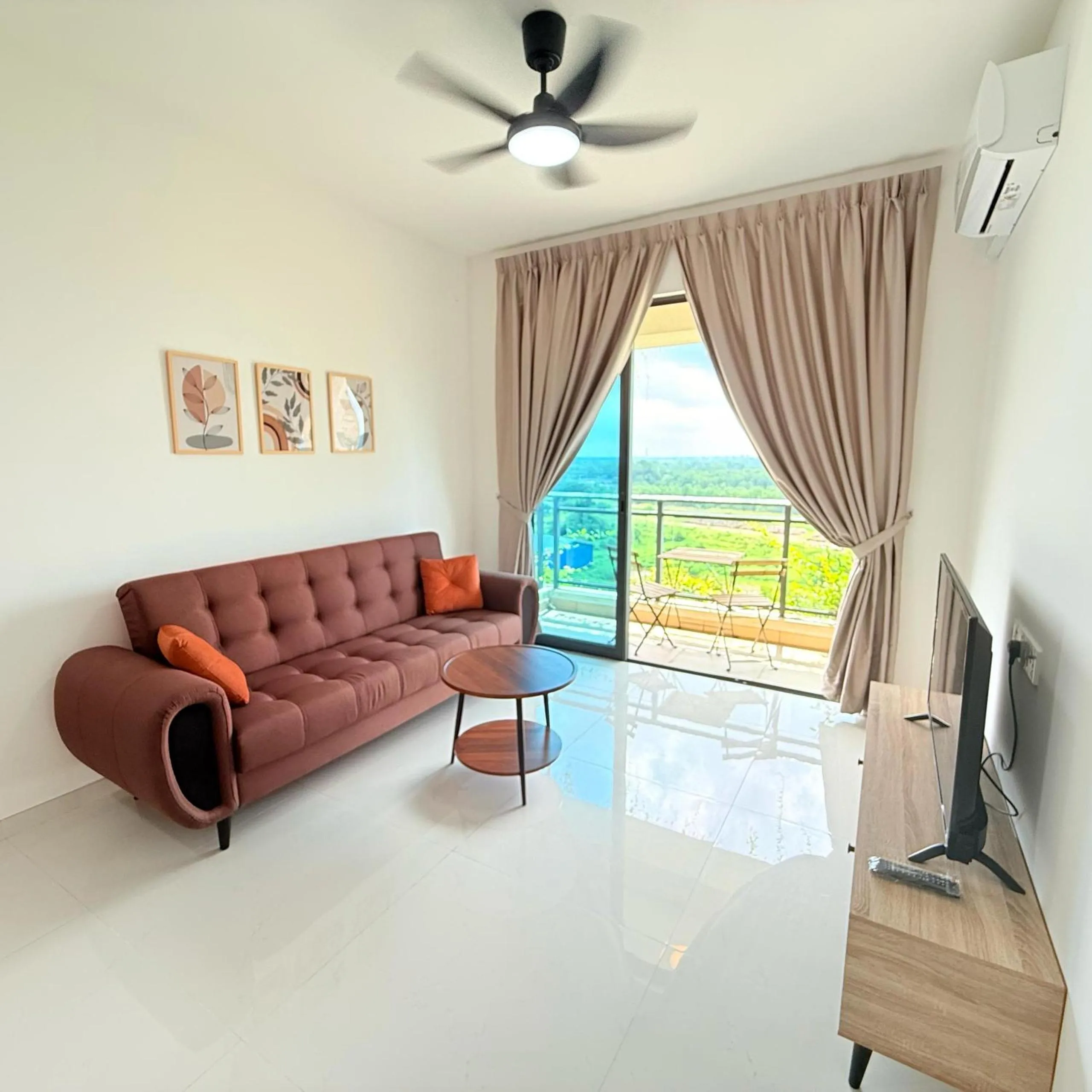 Communal lounge/ TV room in Starview Bay 2B1R 5pax Forest City A6-1016