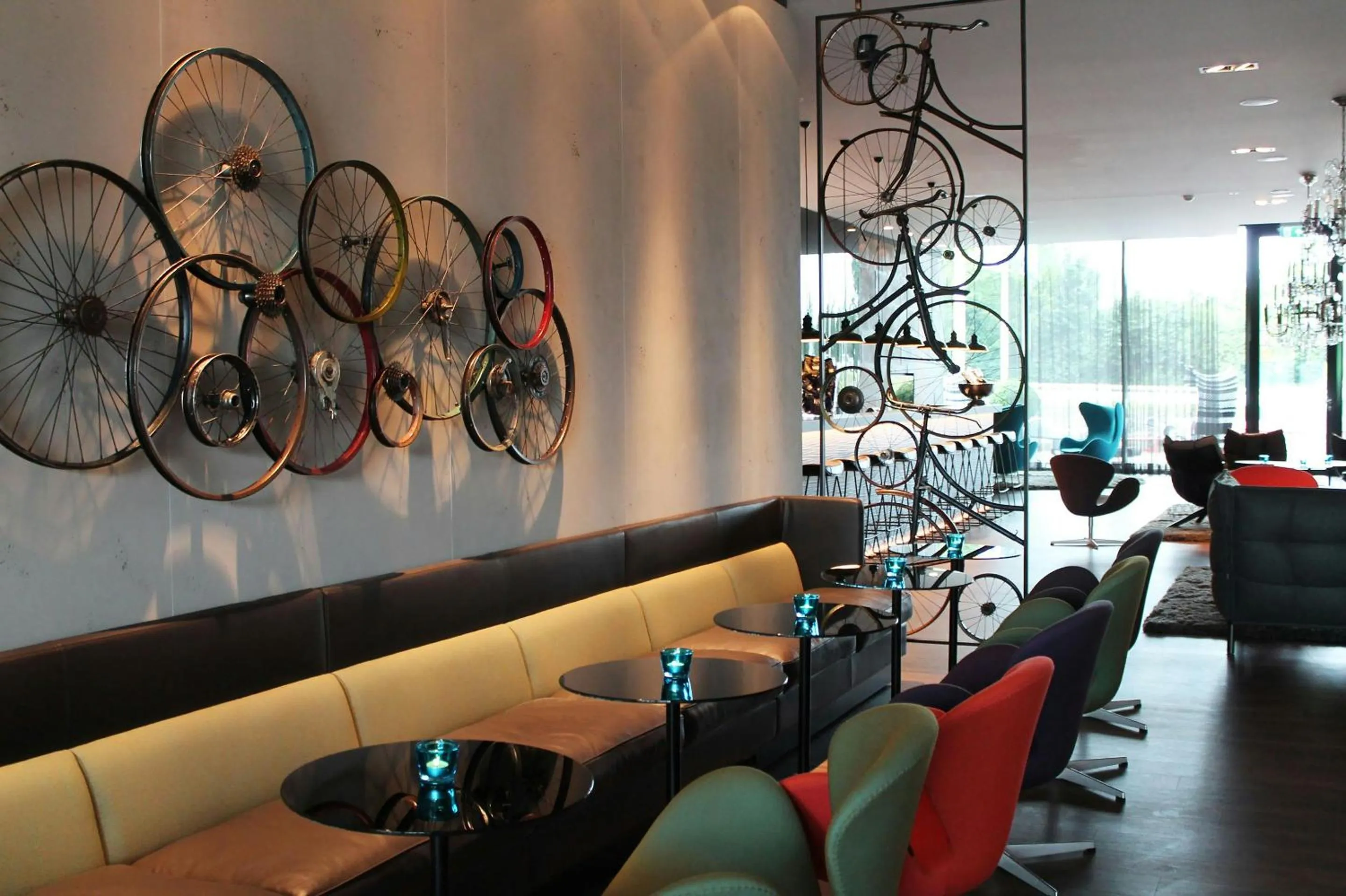 Lounge or bar in Motel One Amsterdam