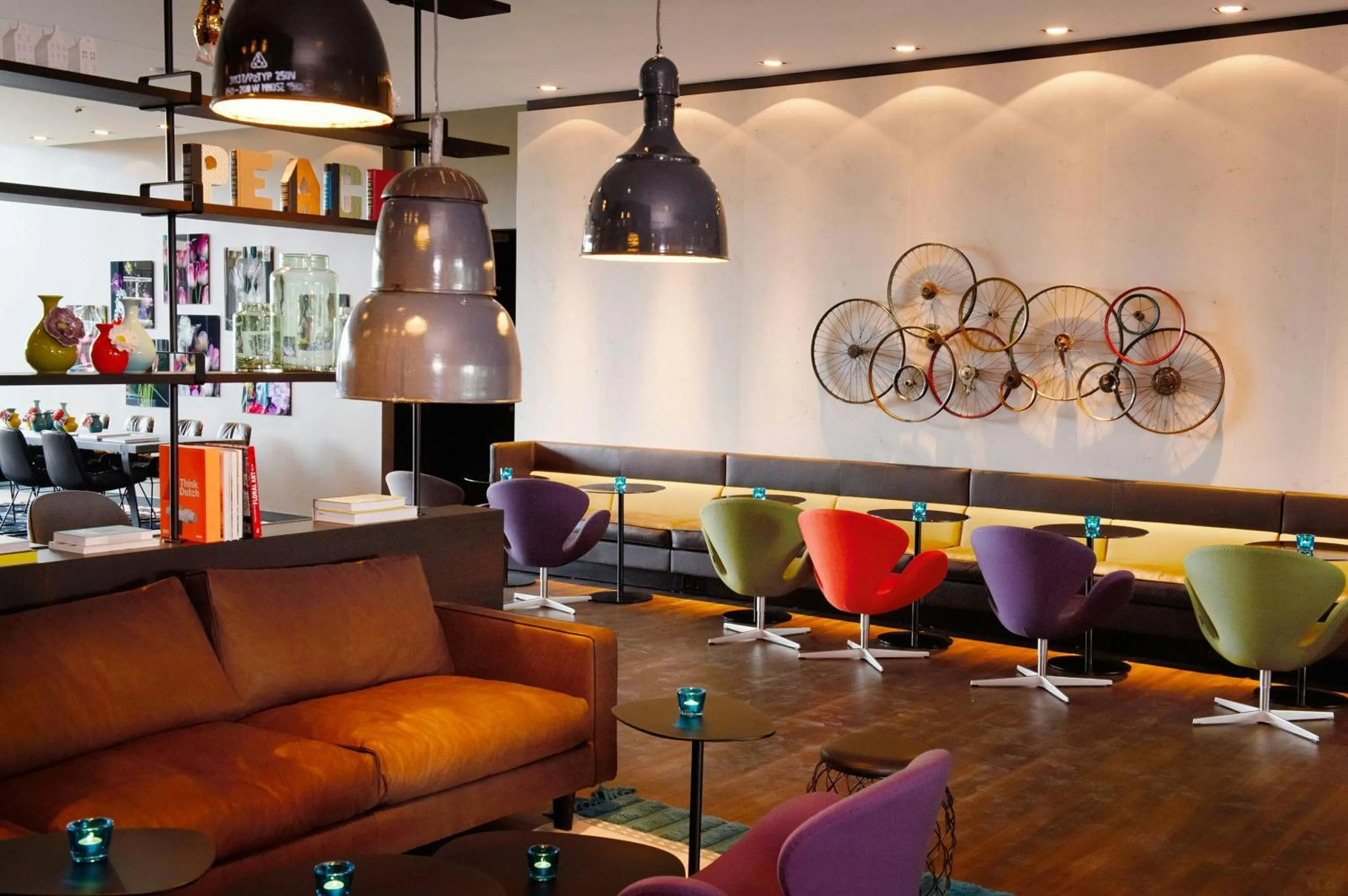 Lounge or bar in Motel One Amsterdam