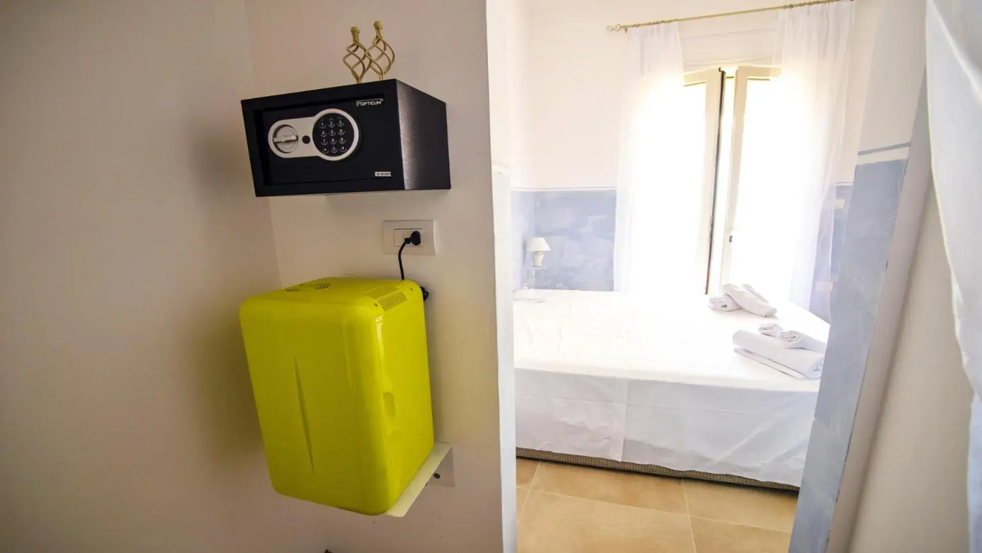 Large Double Room - single occupancy in B&B Mareggiata Large Double Room - single occupancy in B&B Mareggiata