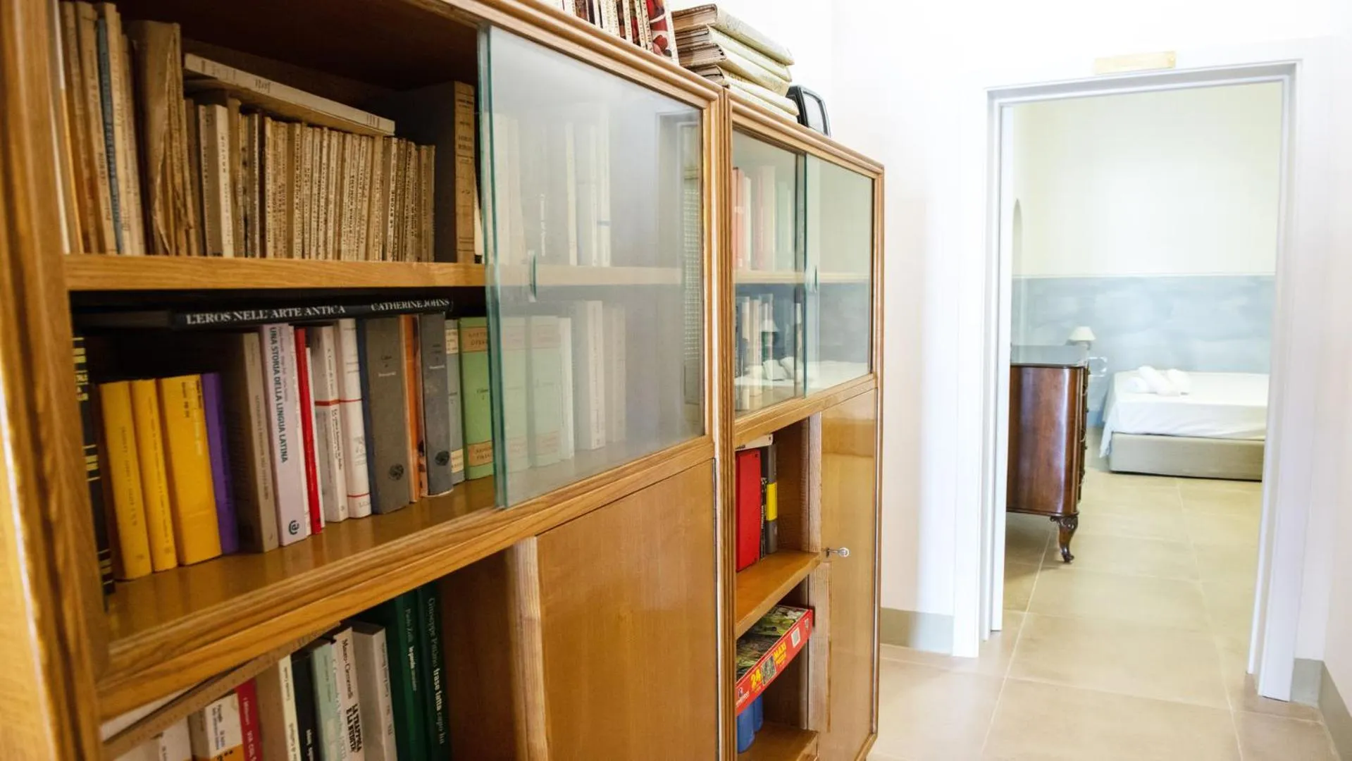 Communal lounge/ TV room in B&B Mareggiata