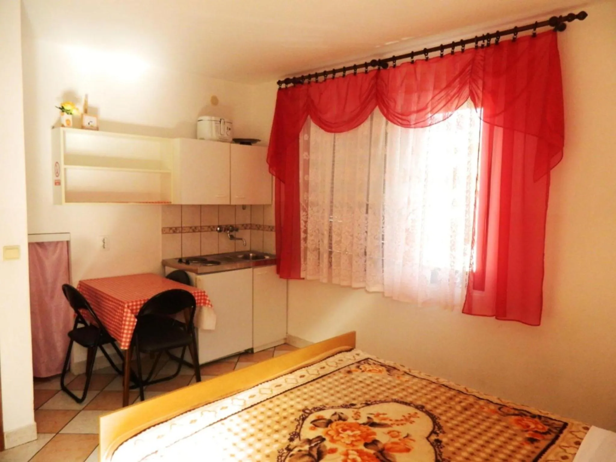 Food, Bed in Apartment Jakoubek
