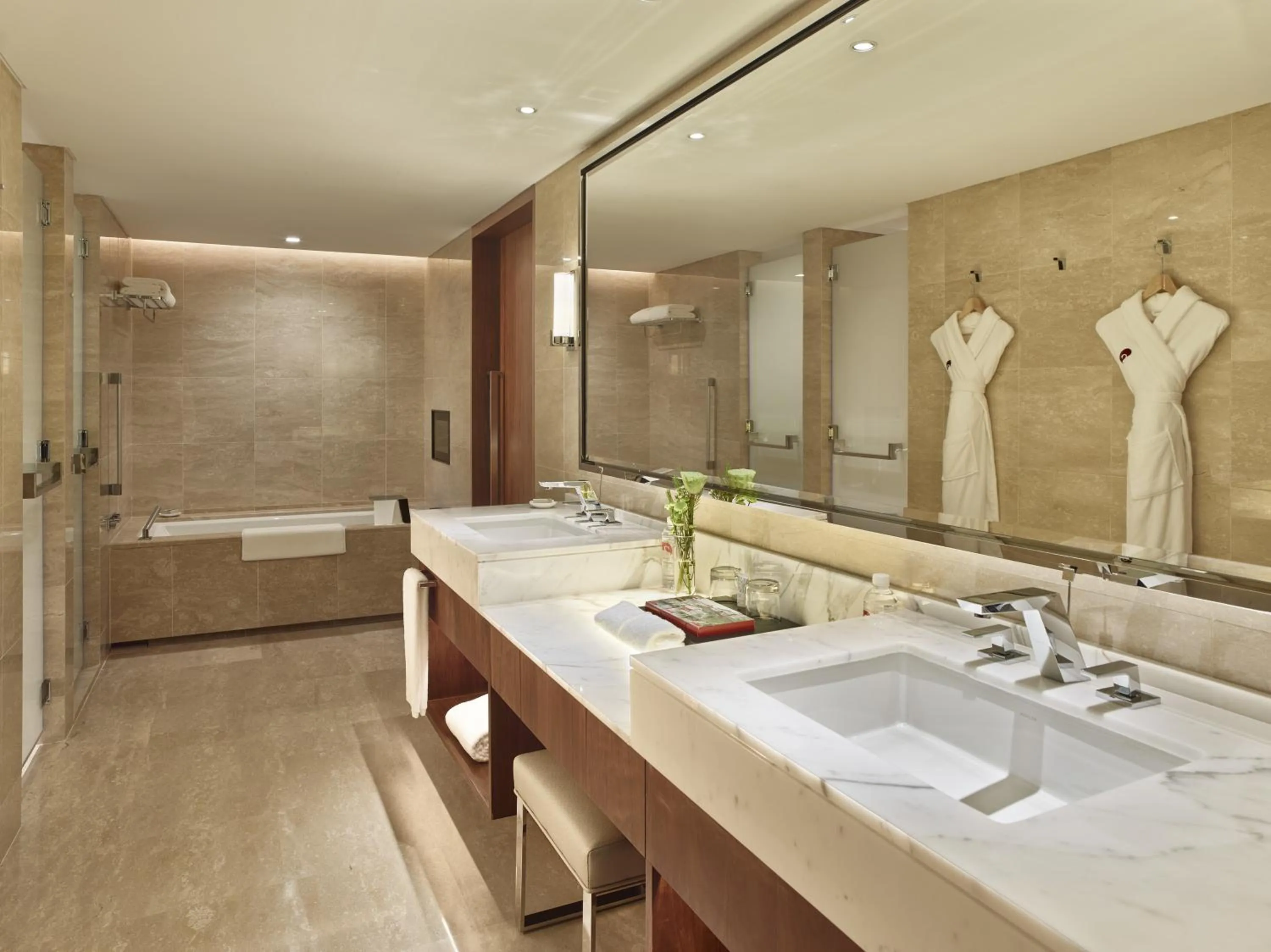 Toilet in White Swan Hotel