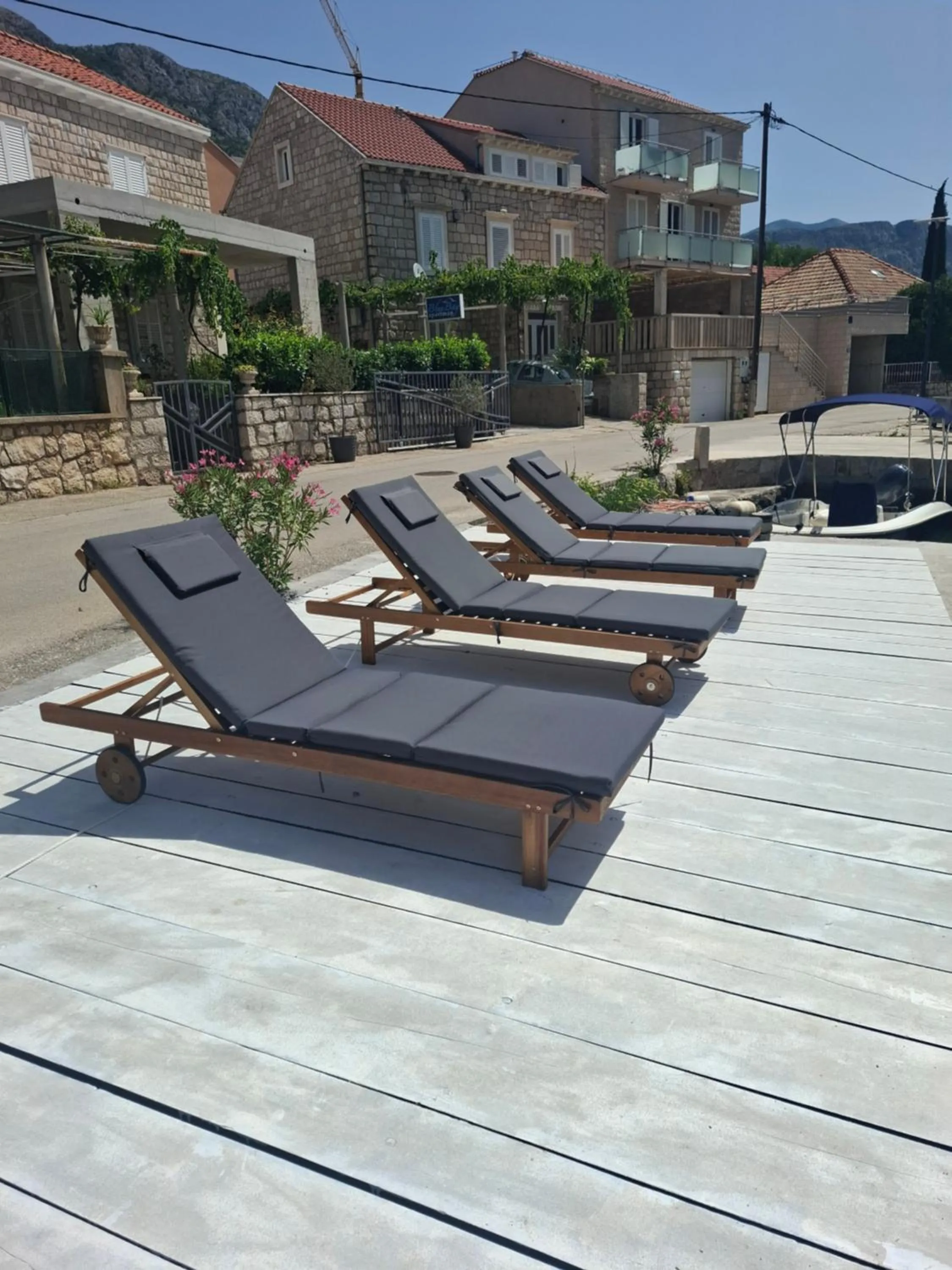sunbed in Apartman Monkovic