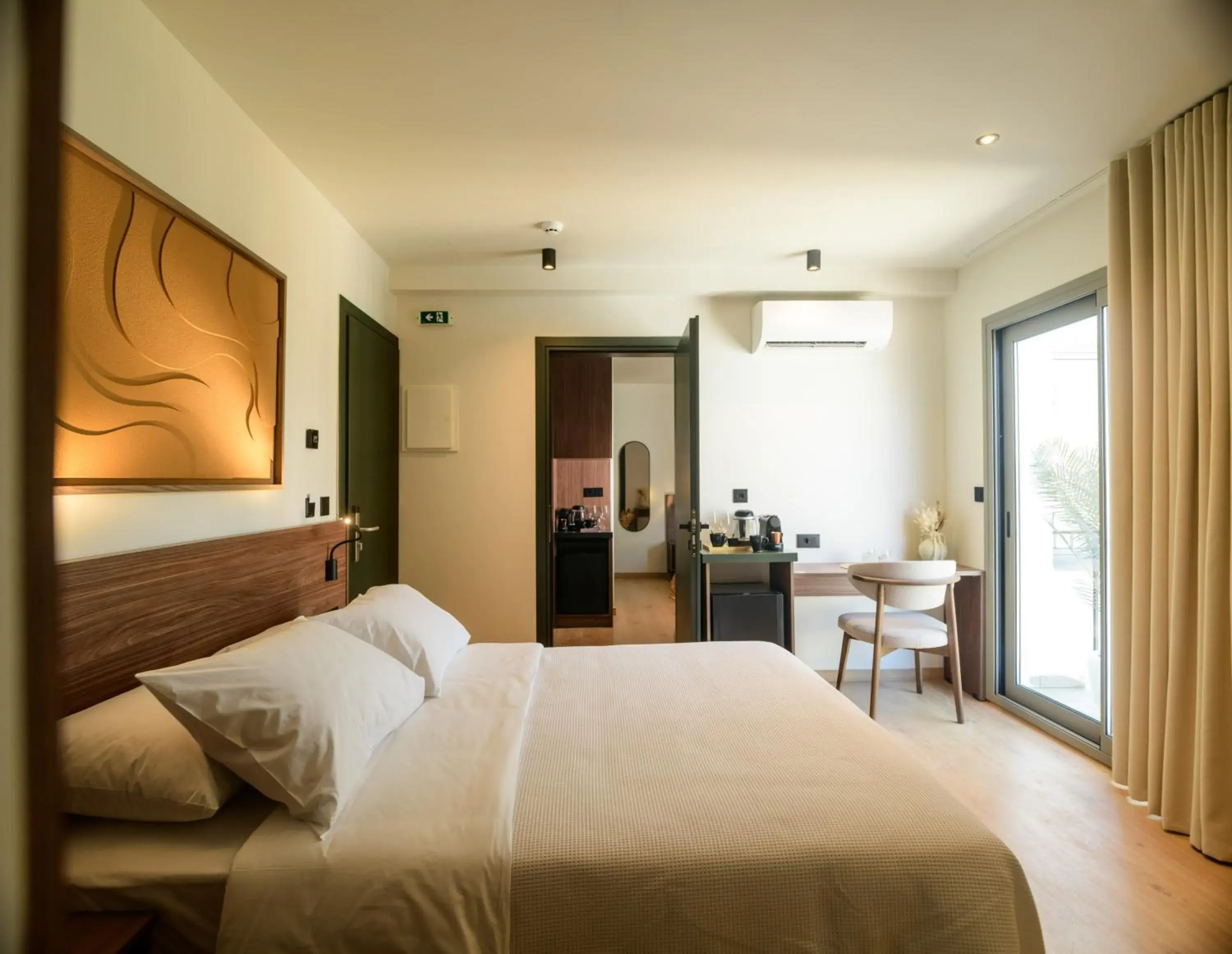Double Room in Ermou 26 Hotel Double Room in Ermou 26 Hotel