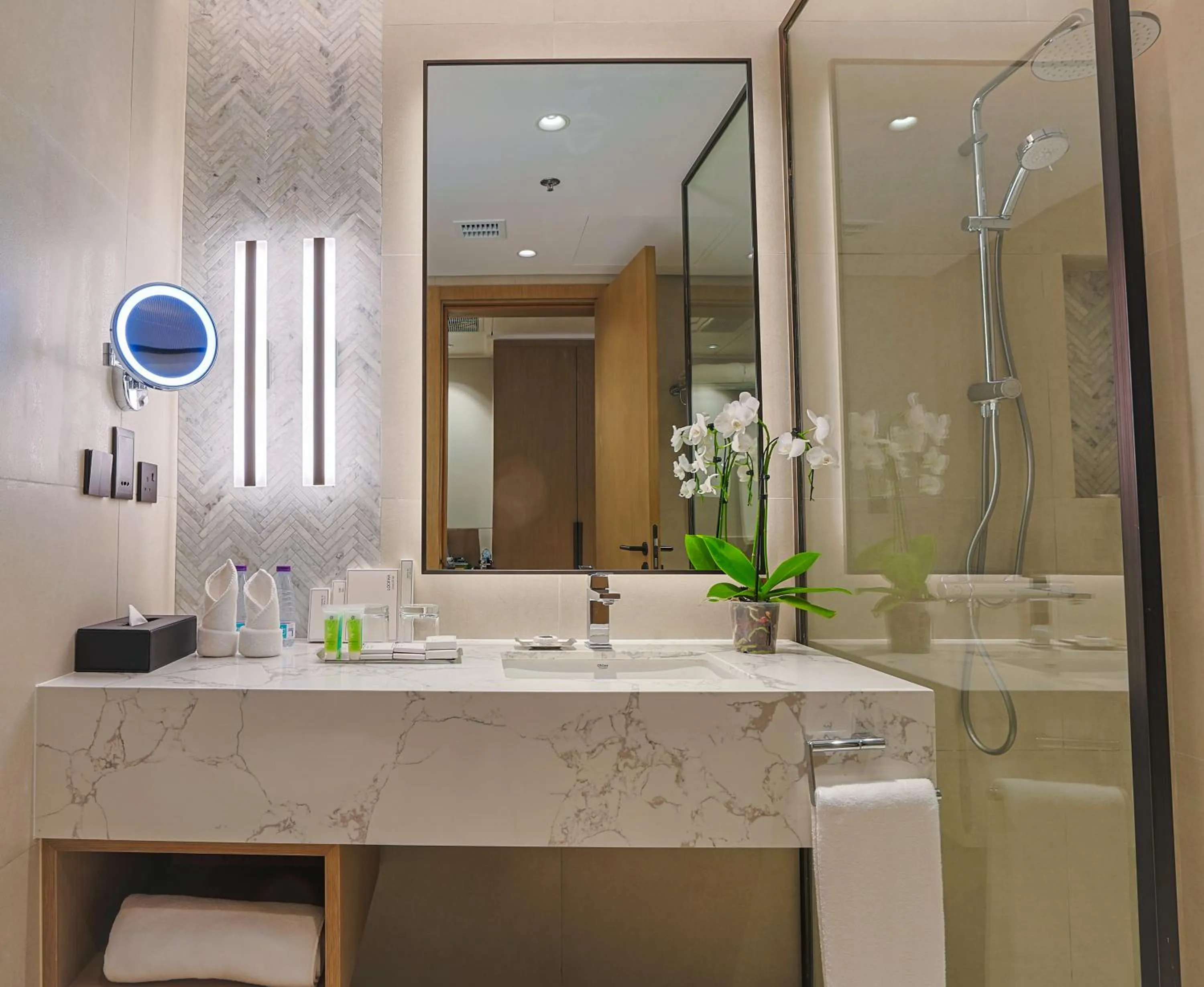 Shower in First Grand Hotel