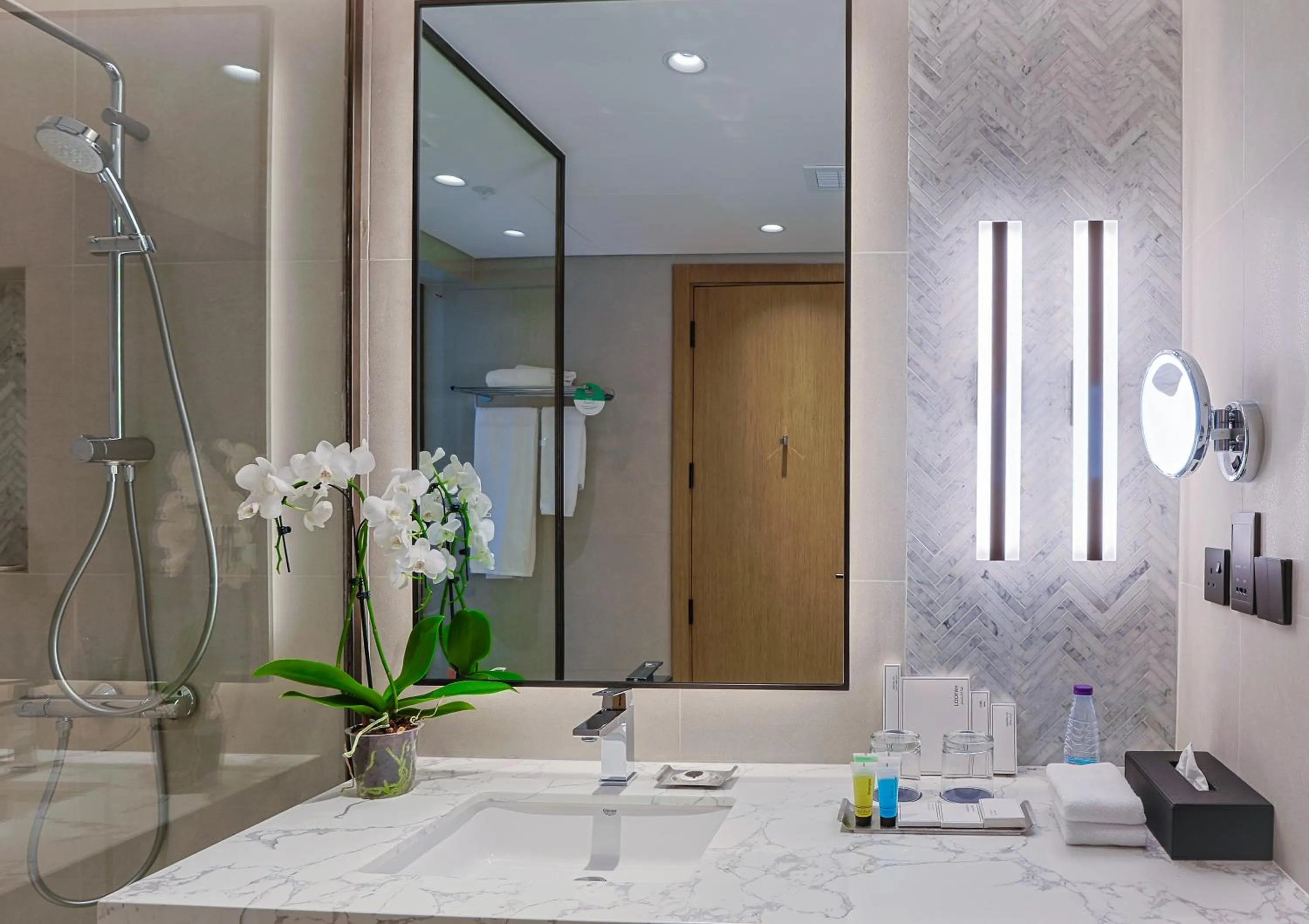 Shower in First Grand Hotel