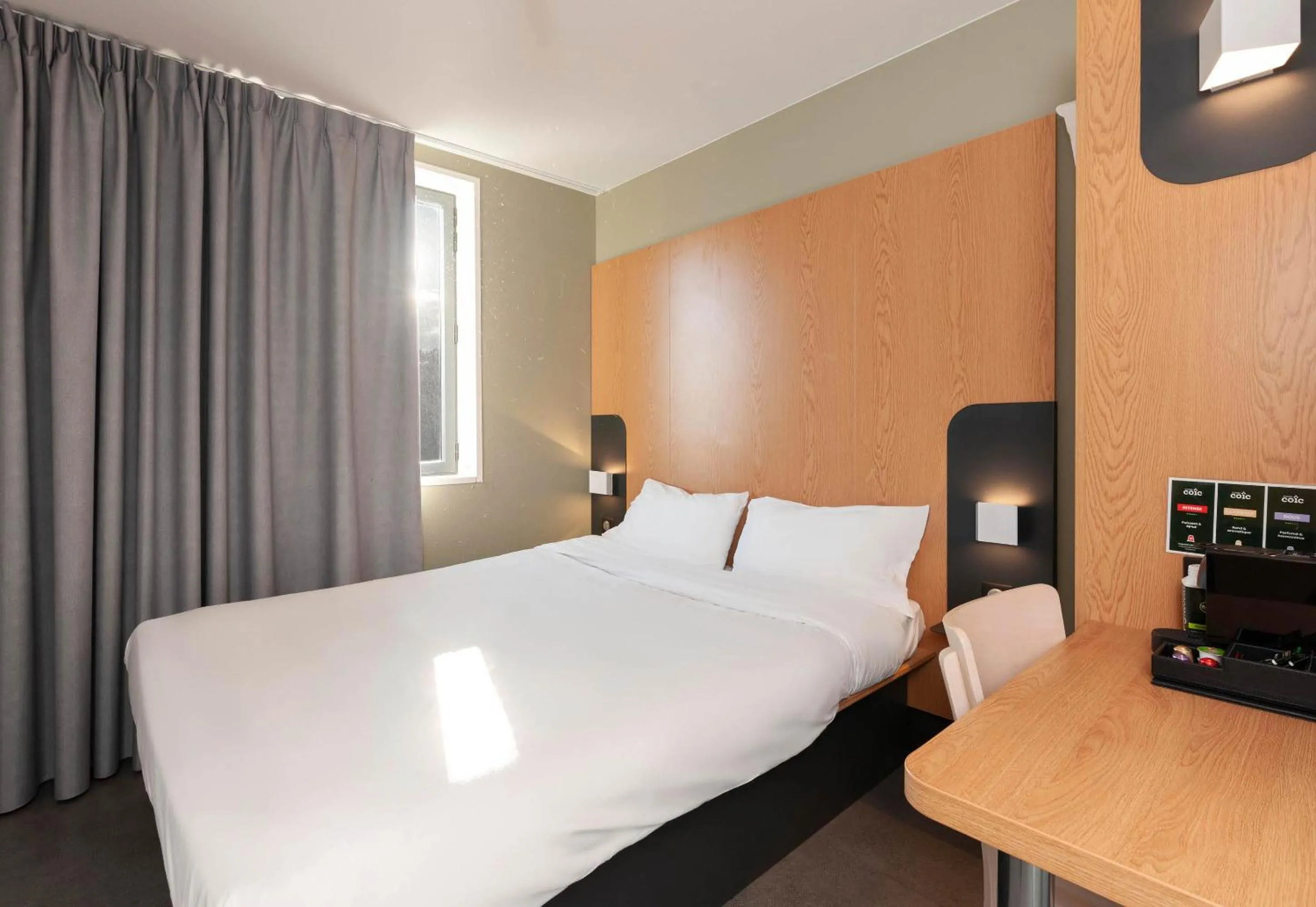 Bedroom, Bed in B&B HOTEL Bayonne Tarnos