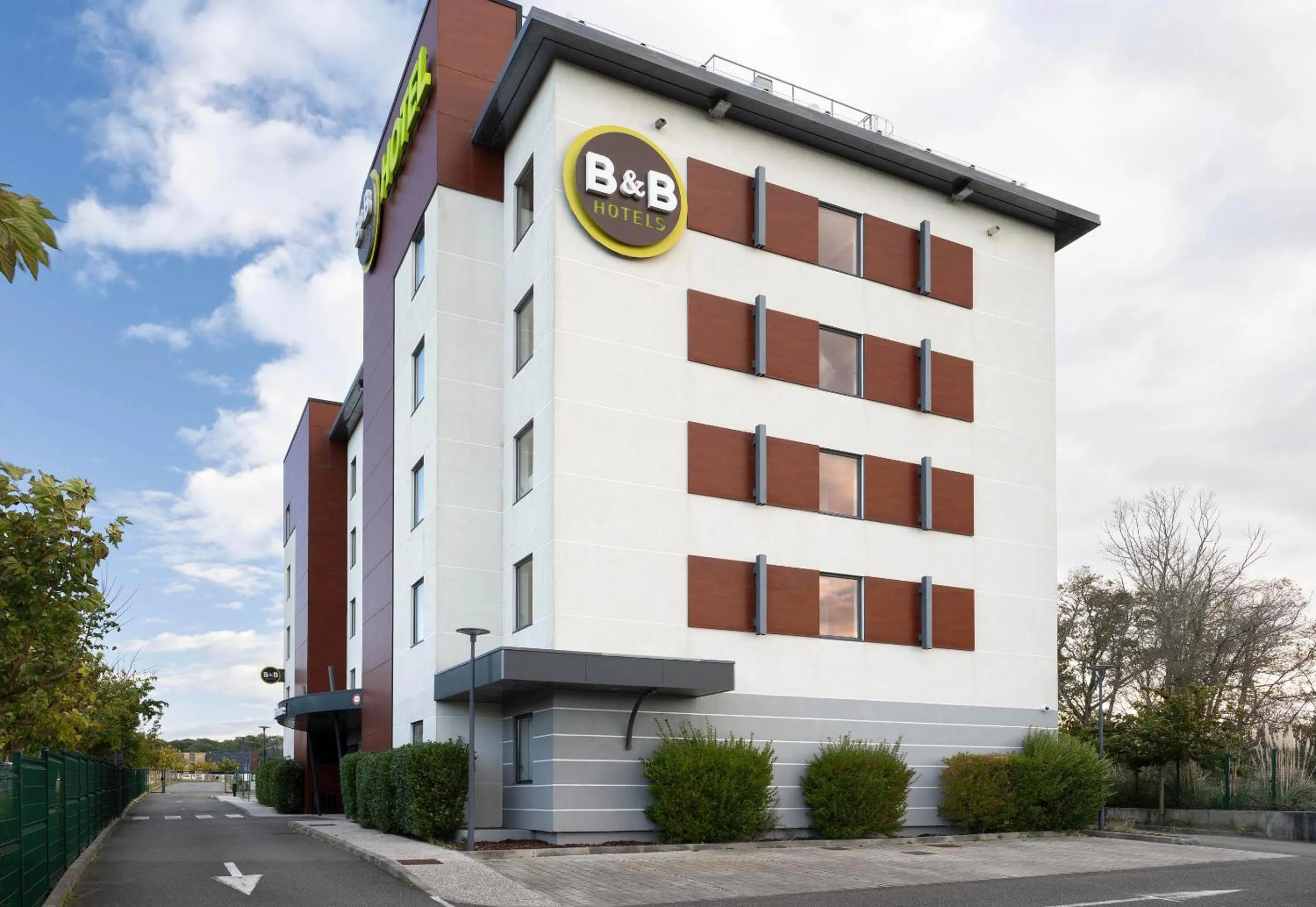 Property building in B&B HOTEL Bayonne Tarnos