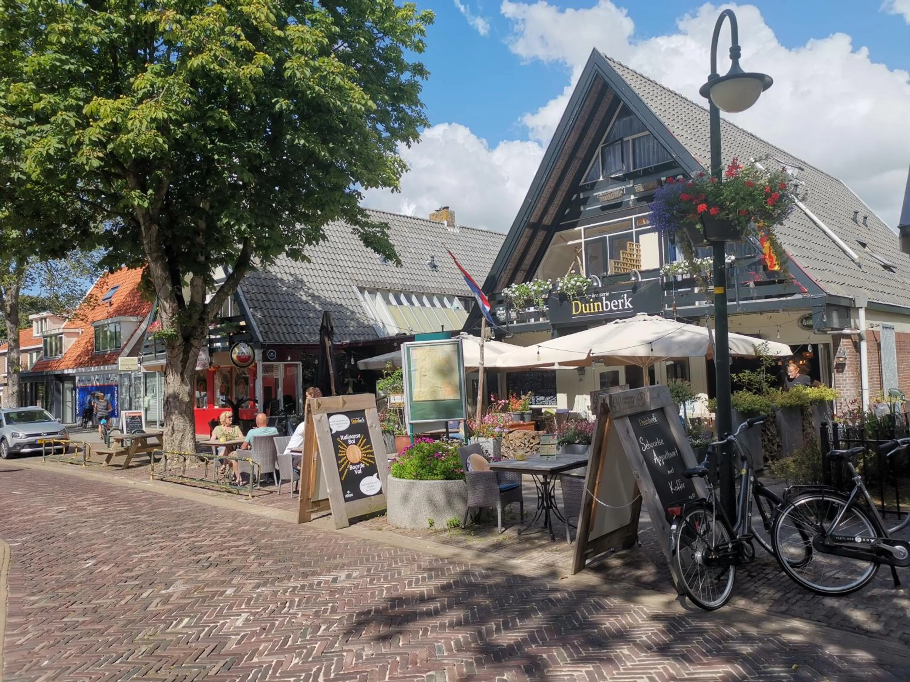 Facade/entrance in Duinberk B&B hotel en Brasserie