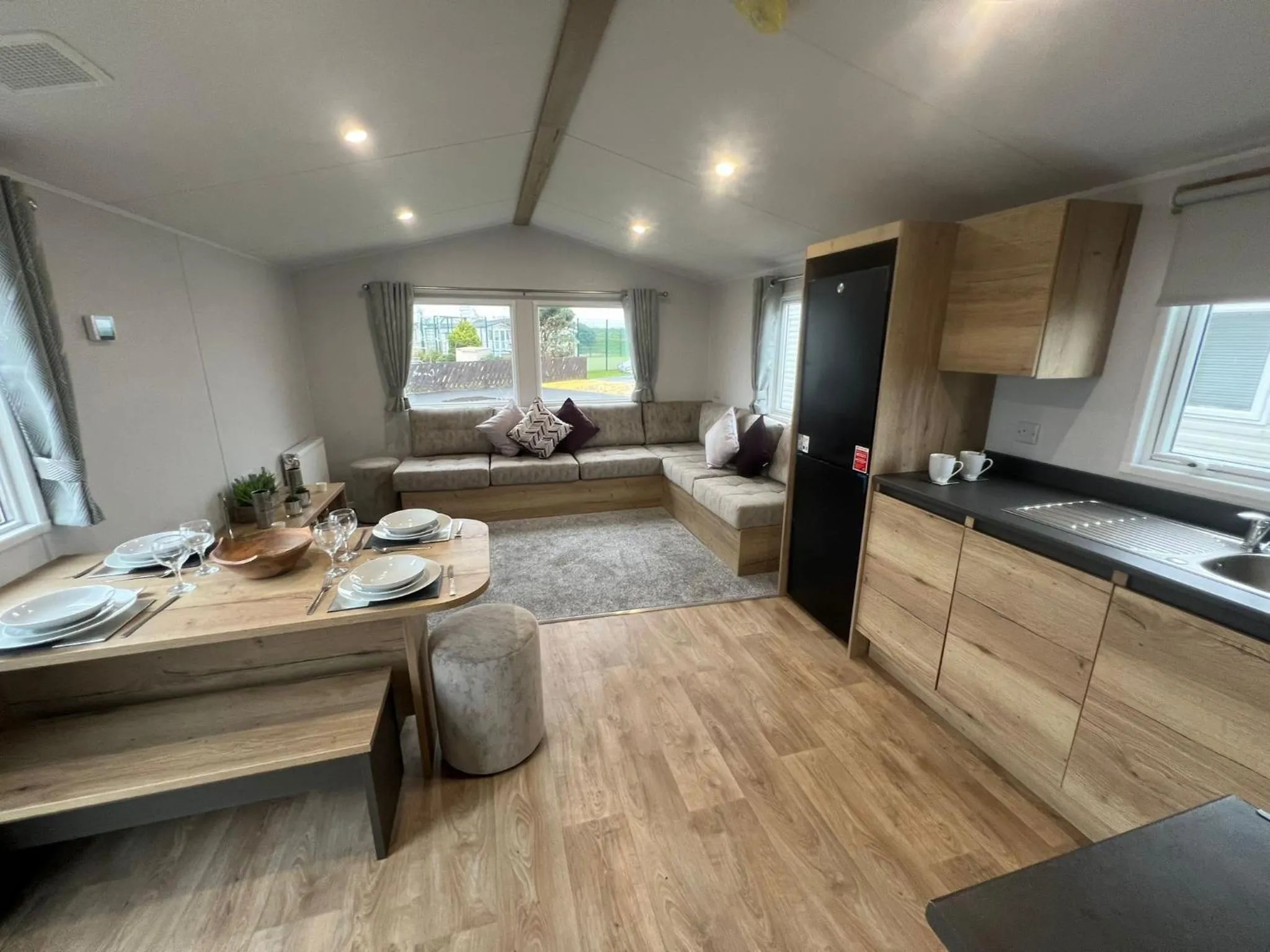 Kitchen or kitchenette in 8 Guests - Swimming Pool - 1min to the Beach