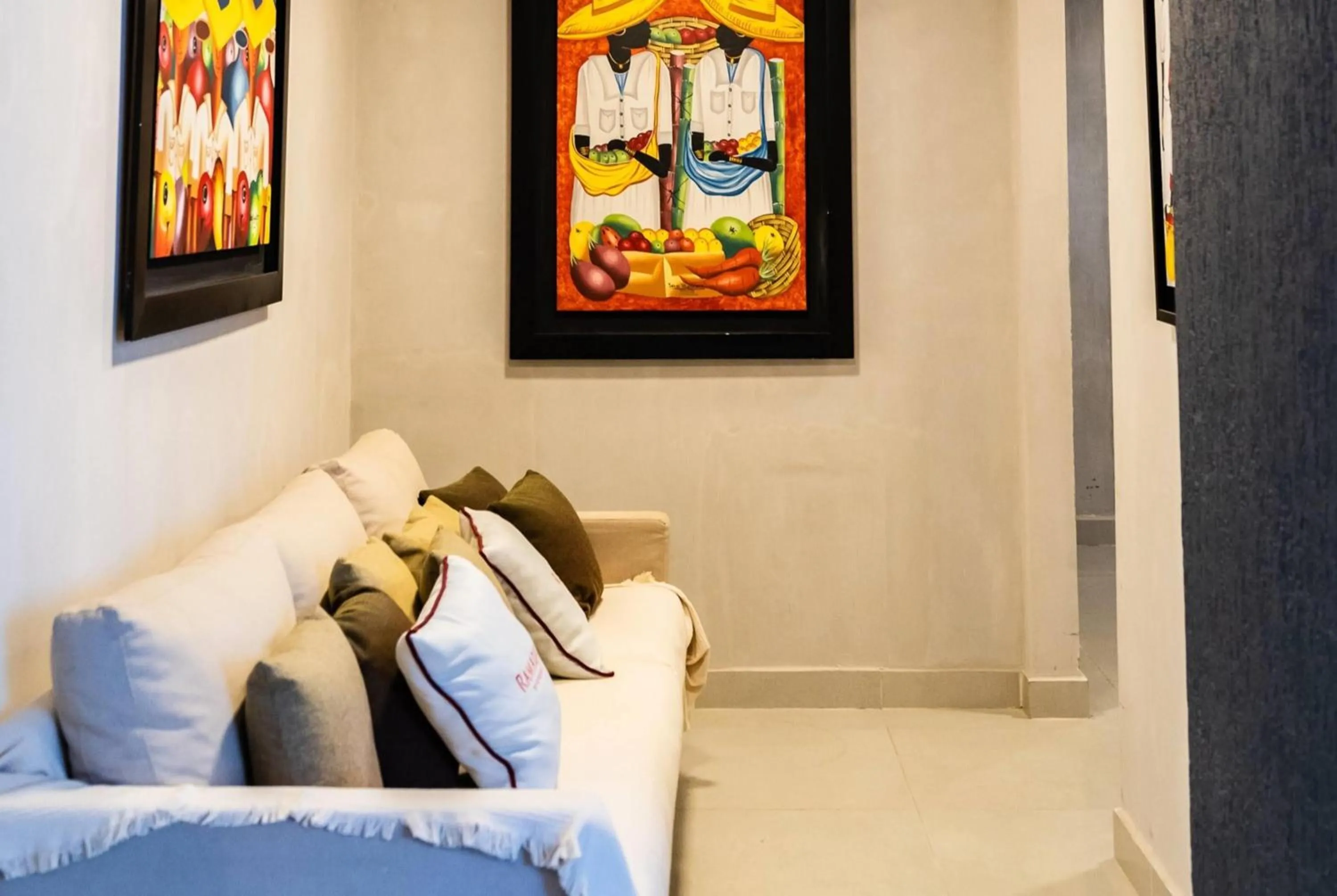 Lobby or reception in Ramada Suites by Wyndham Asuncion Aeropuerto