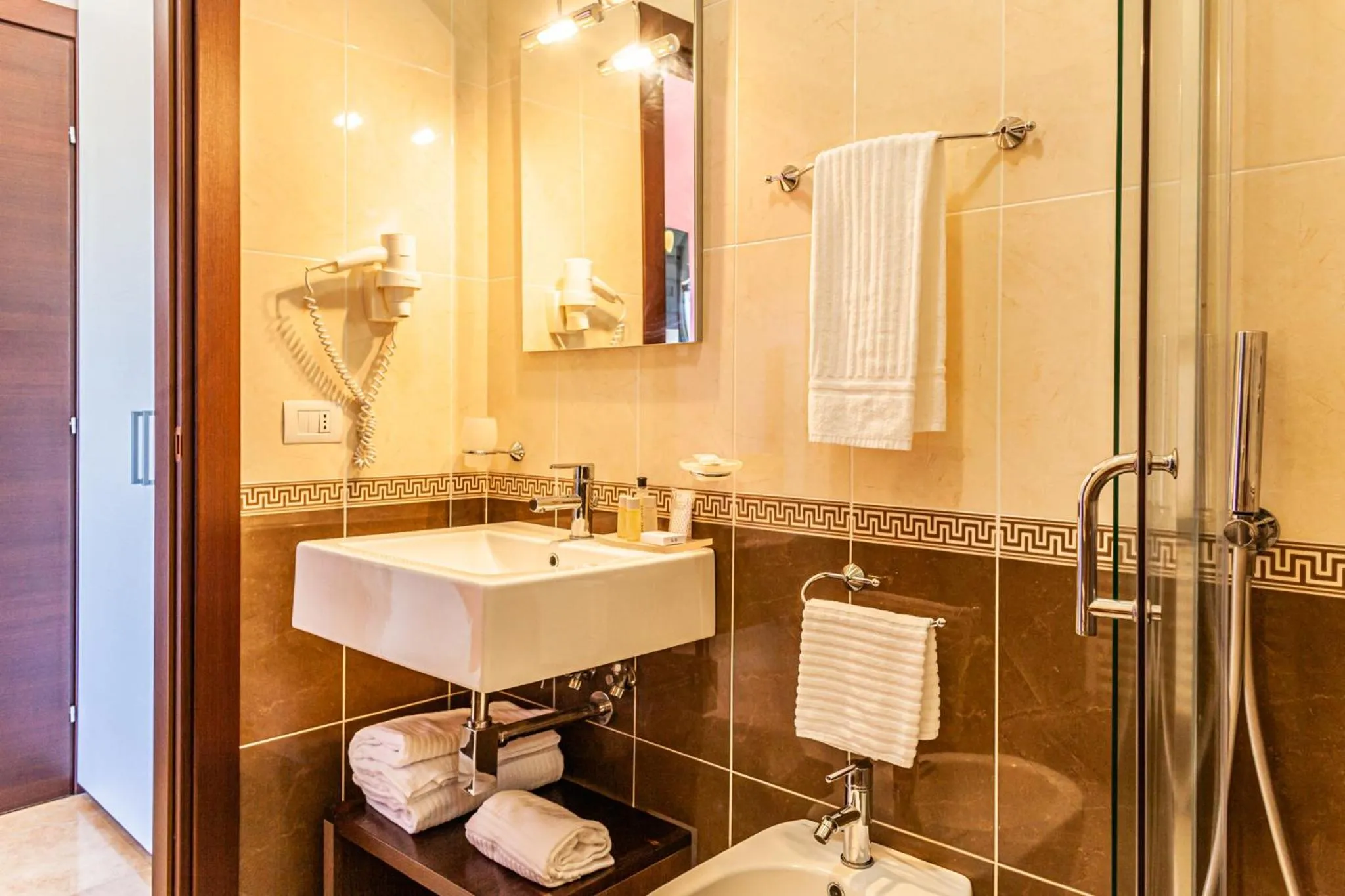 Shower in Villa Ginevra Resort Agrituristico