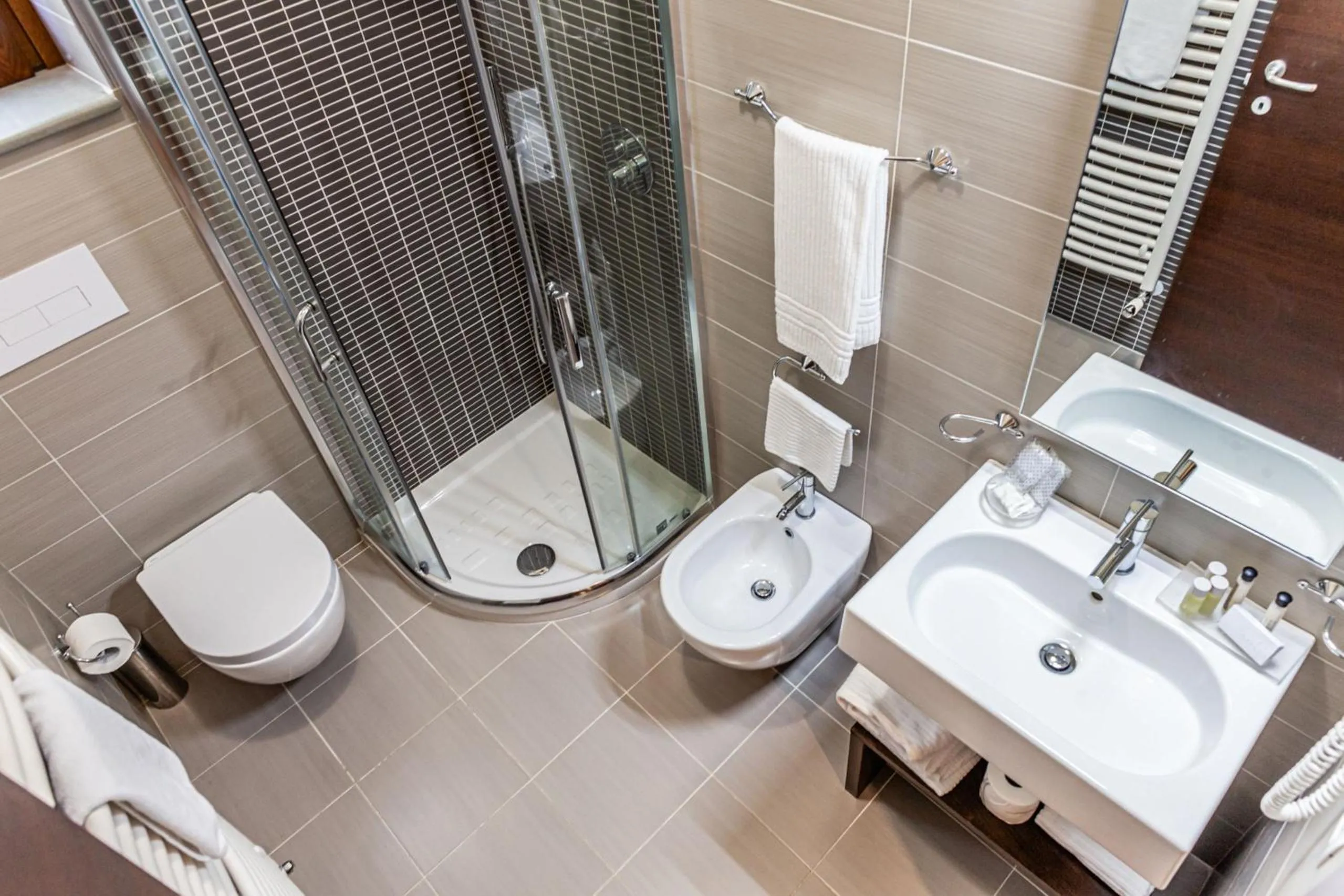 Shower in Villa Ginevra Resort Agrituristico