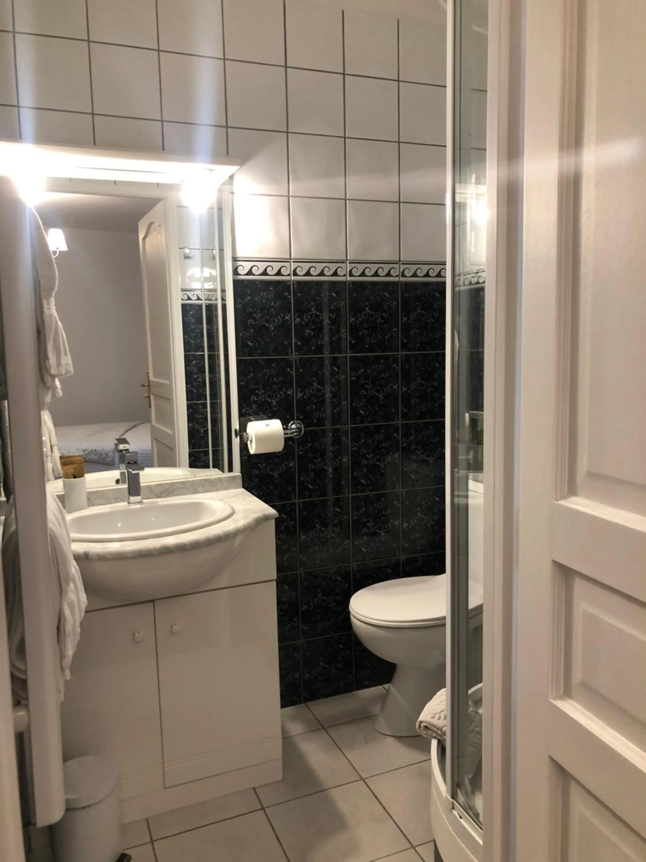 Shower in Chalet des Palmiers
