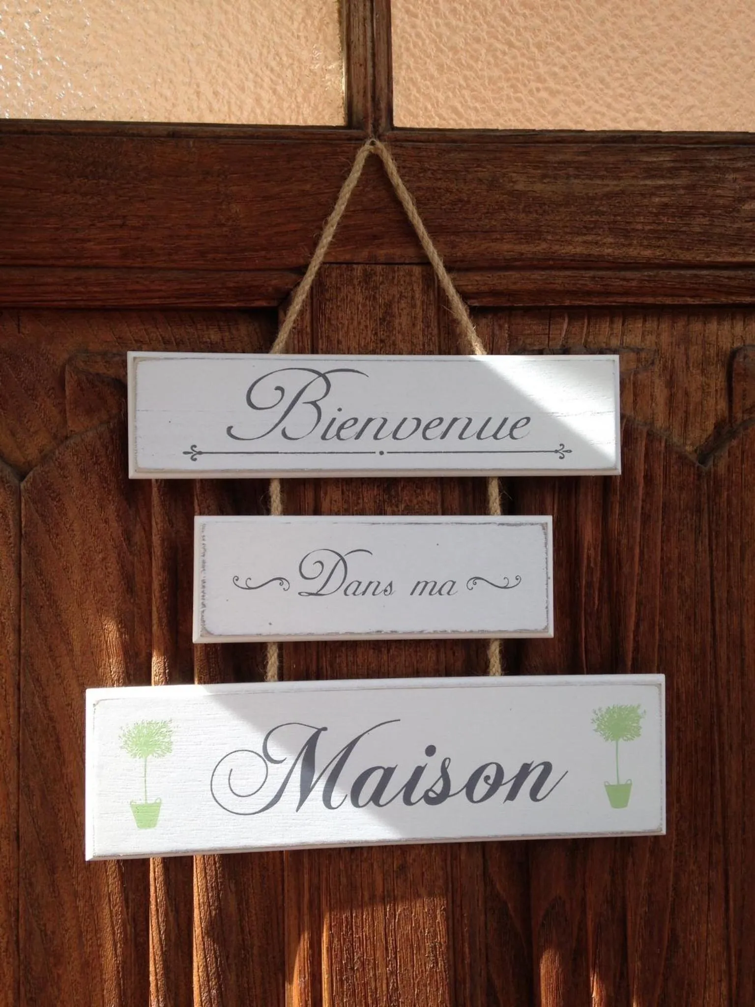 Logo/Certificate/Sign in Chalet des Palmiers