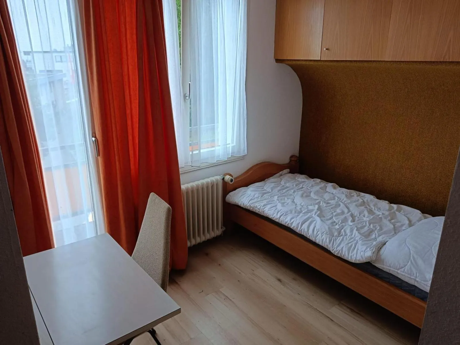 Adrenalin Backpackers Hotel