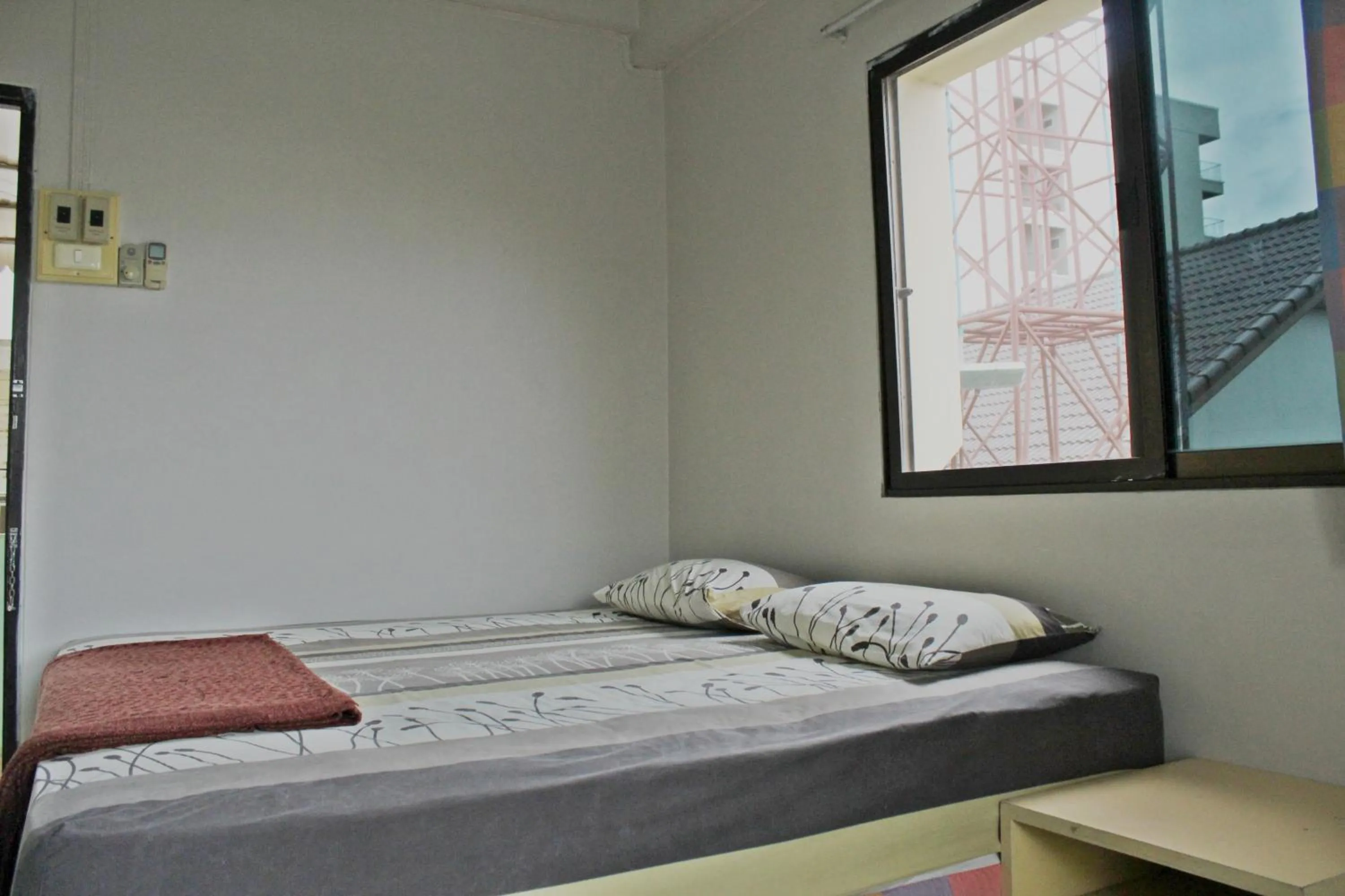 Bed in Saeng Chan Apartment