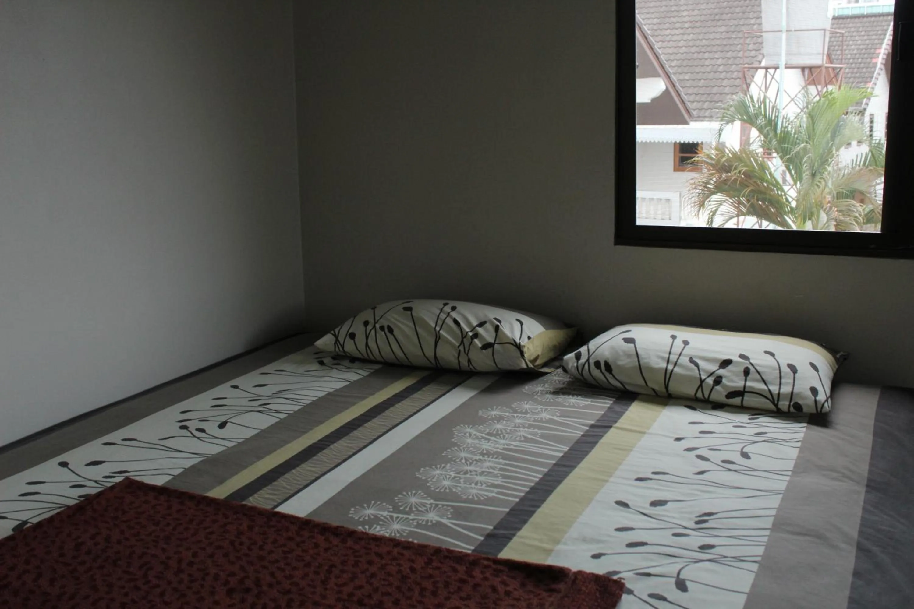 Bed in Saeng Chan Apartment