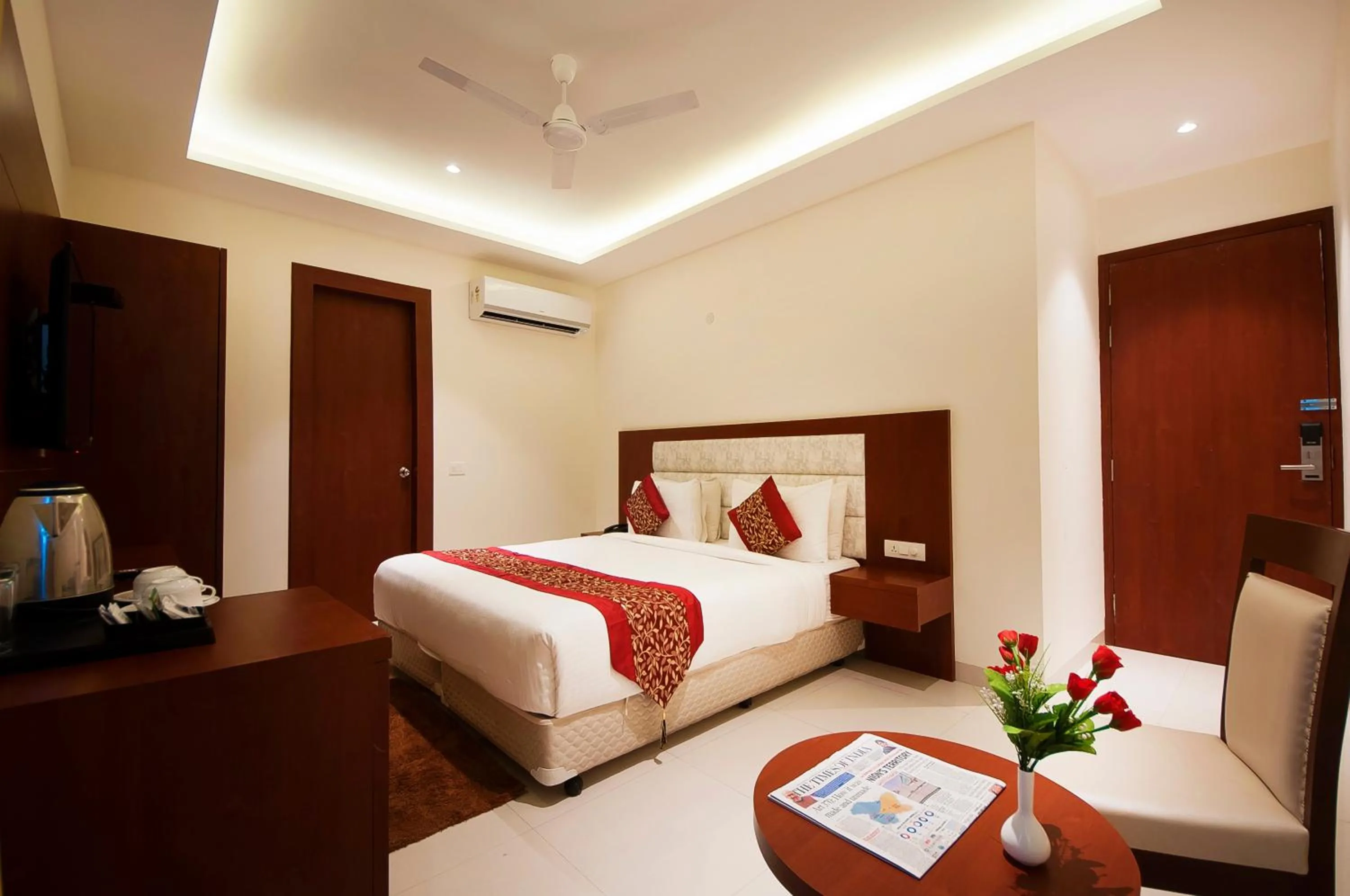 Hotel Z Suites Delhi Airport Mahipalpur- FREE Airport Pickup & Drop