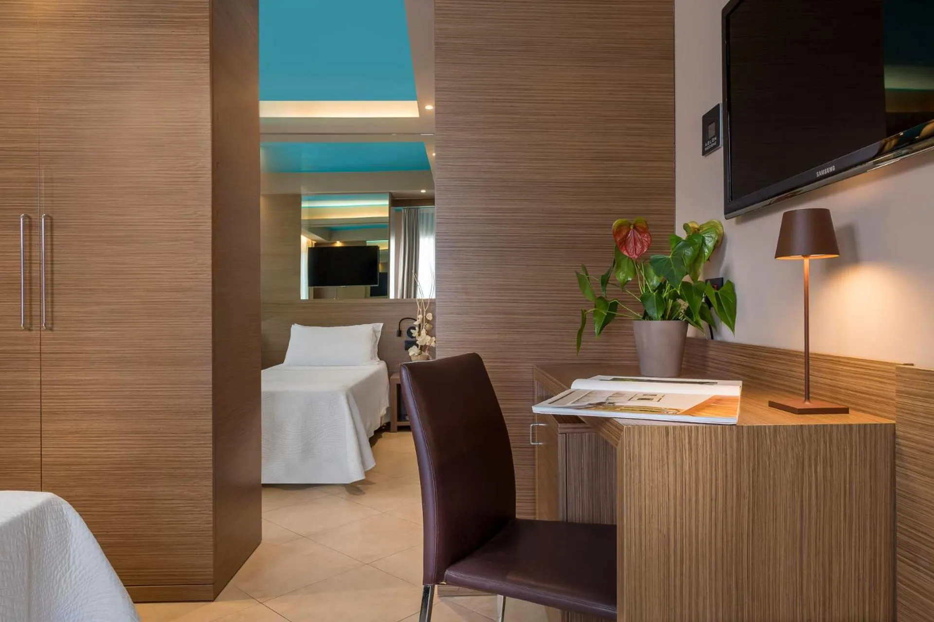 TV and multimedia in Hotel Adlon - FRONTE MARE