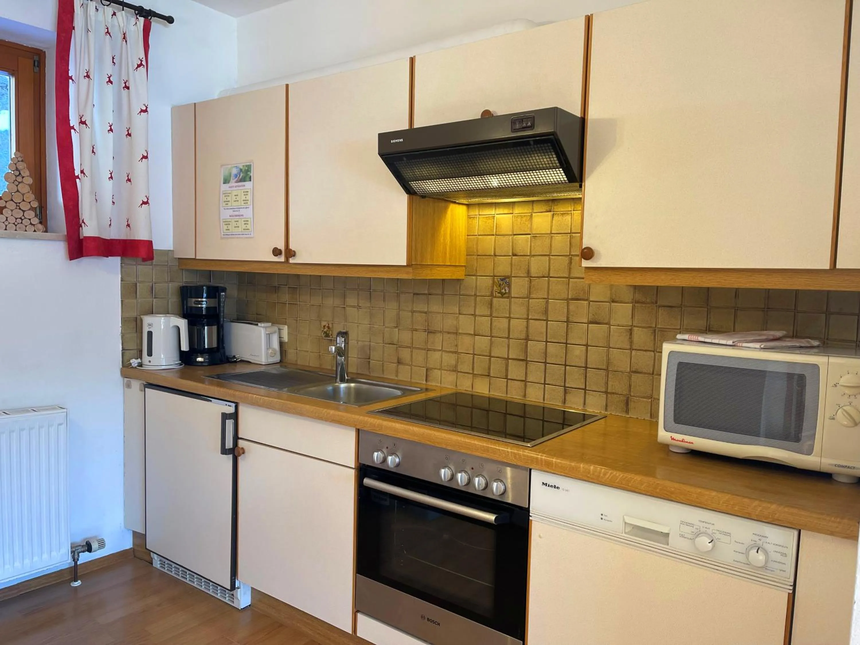 Kitchen or kitchenette in Chalet Zauberflöte