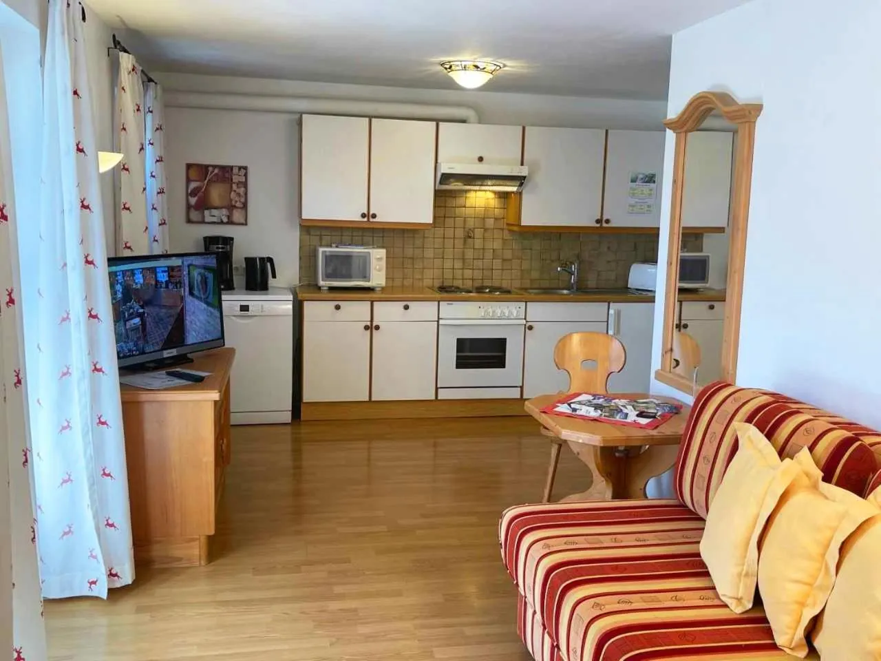 Kitchen or kitchenette in Chalet Zauberflöte