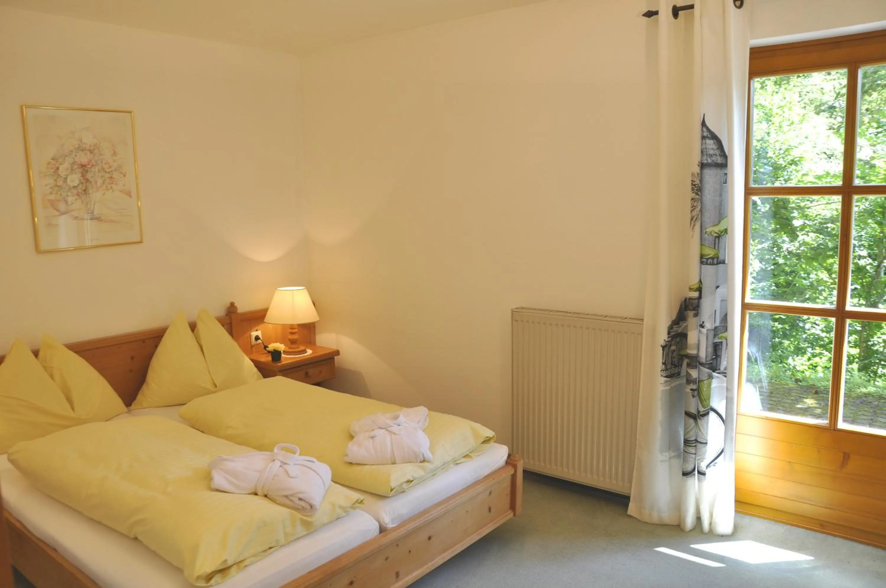 Photo of the whole room, Bed in Chalet Zauberflöte