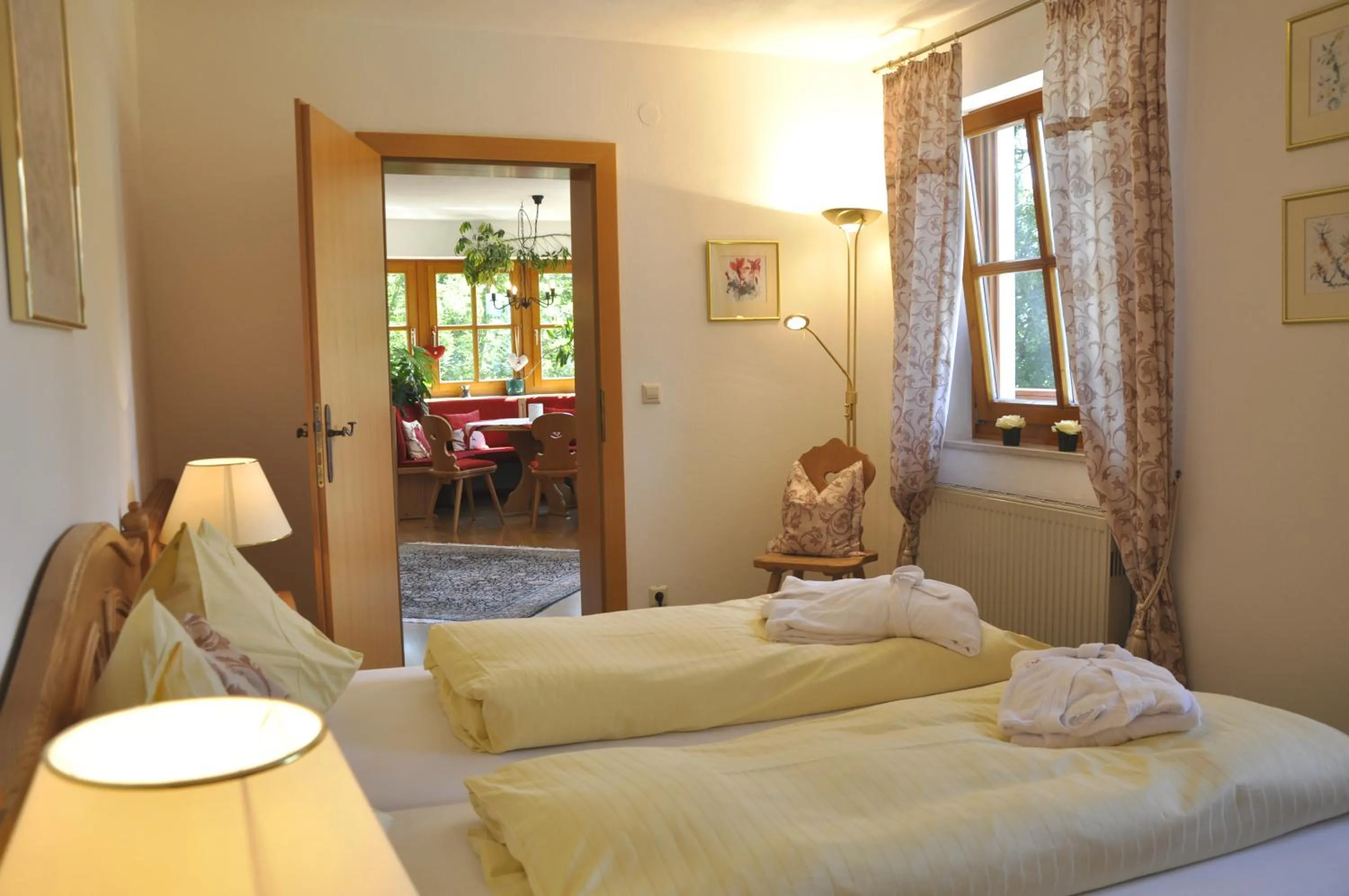 Photo of the whole room, Bed in Chalet Zauberflöte