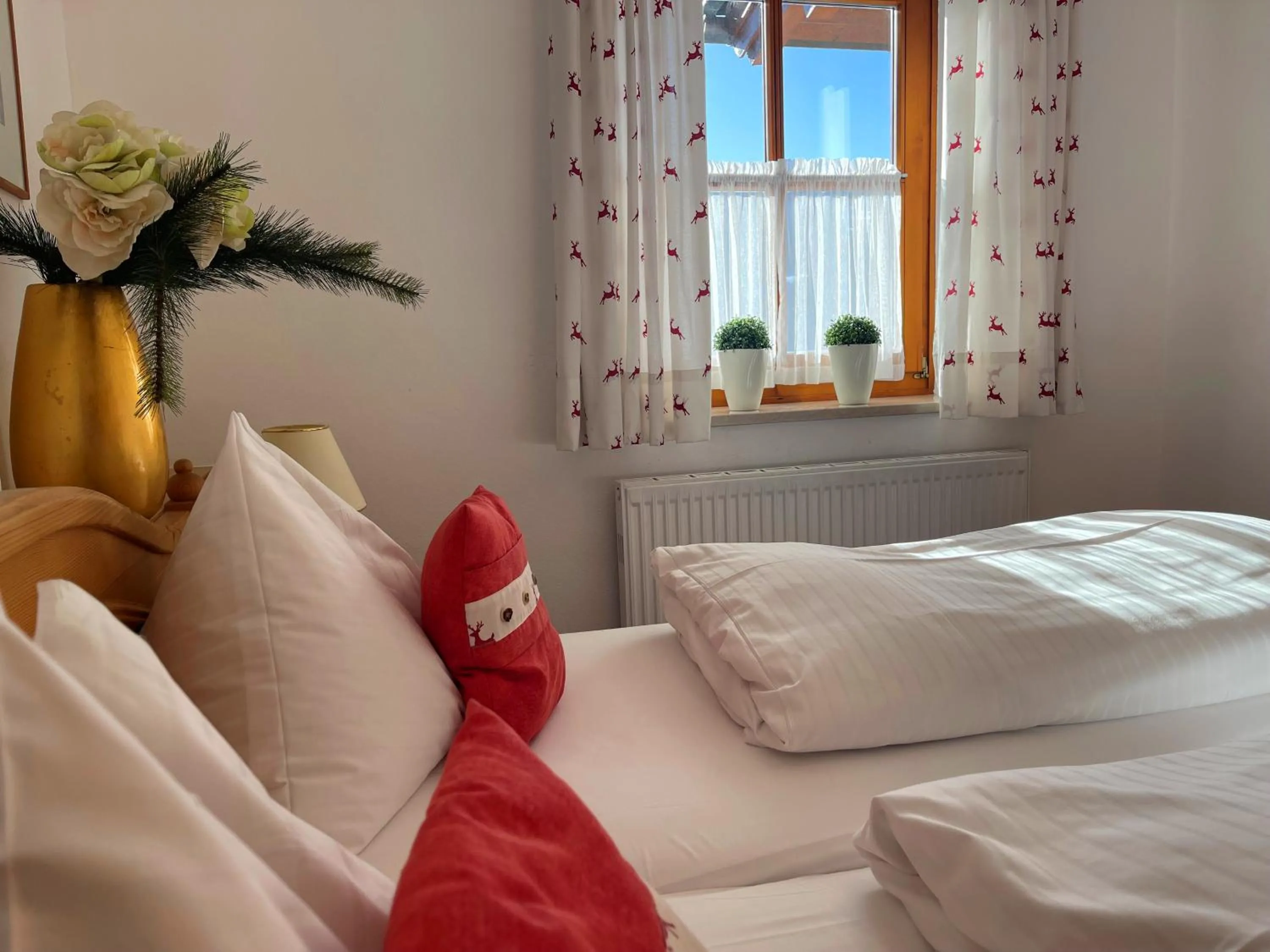 Bedroom, Bed in Chalet Zauberflöte