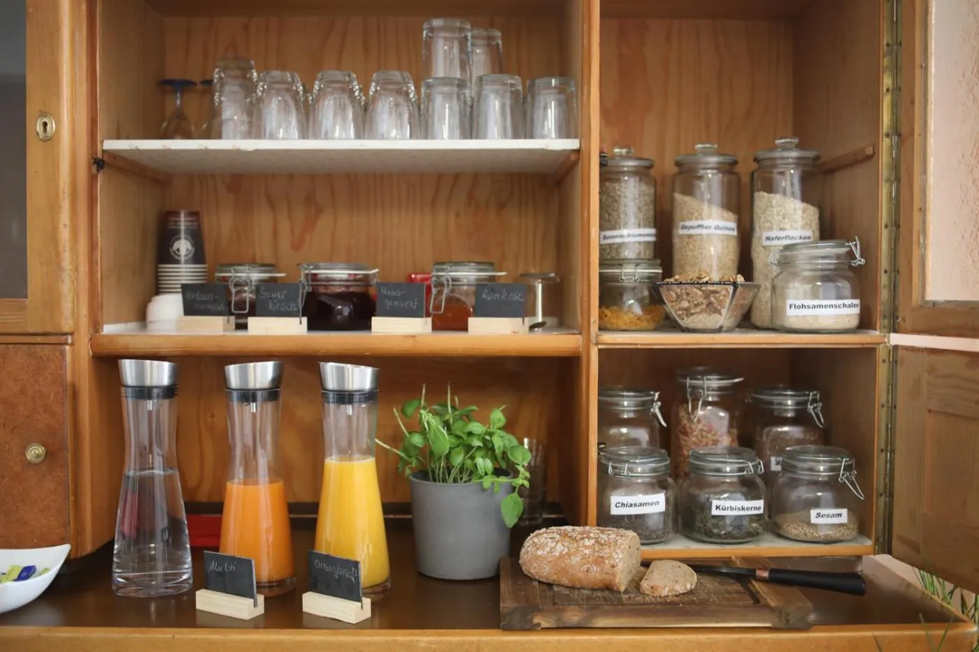 Food and drinks in Hotel Duwakschopp