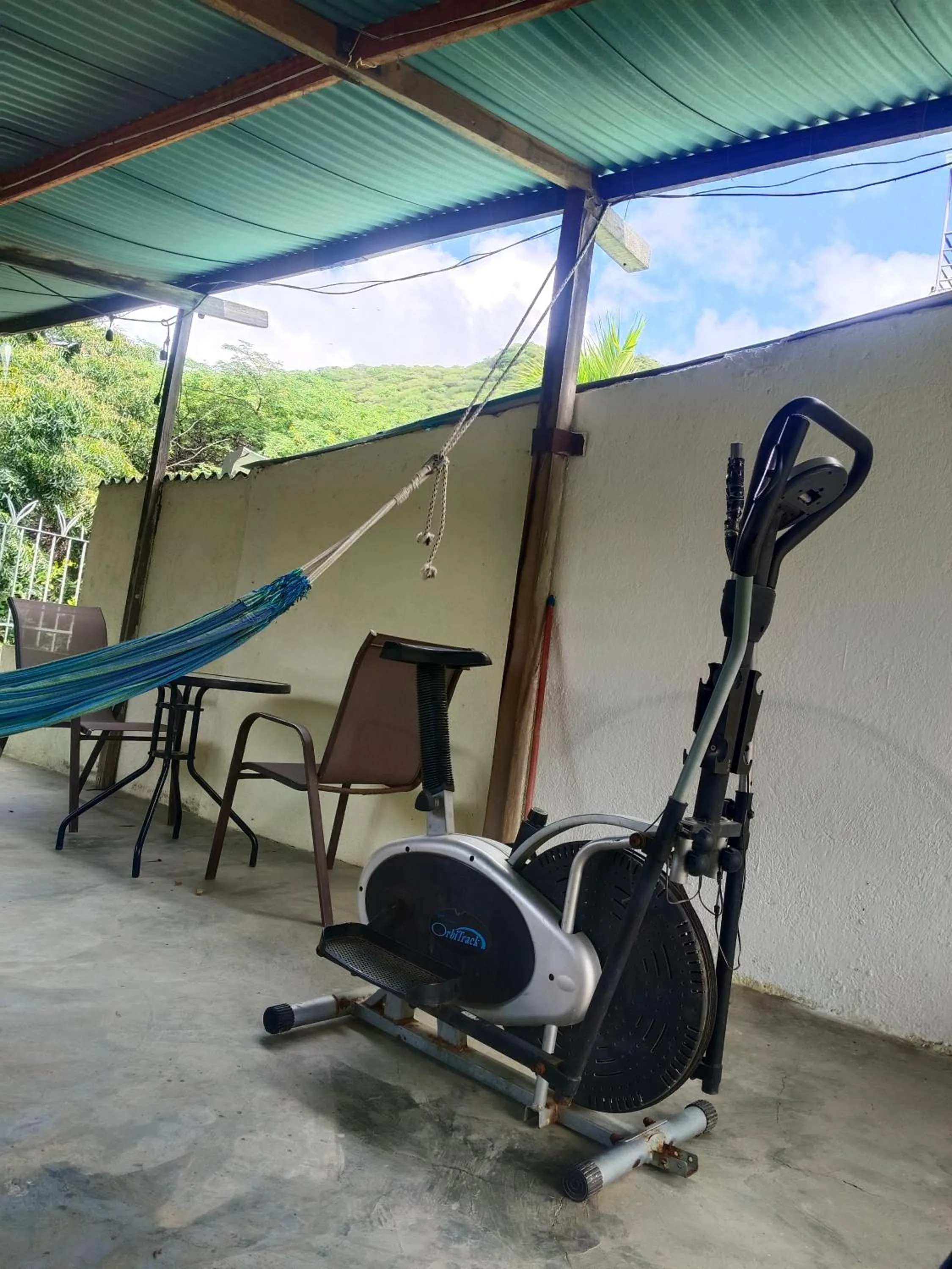 Deluxe Twin Room with Sea View - single occupancy in Mauka Oasis Taganga