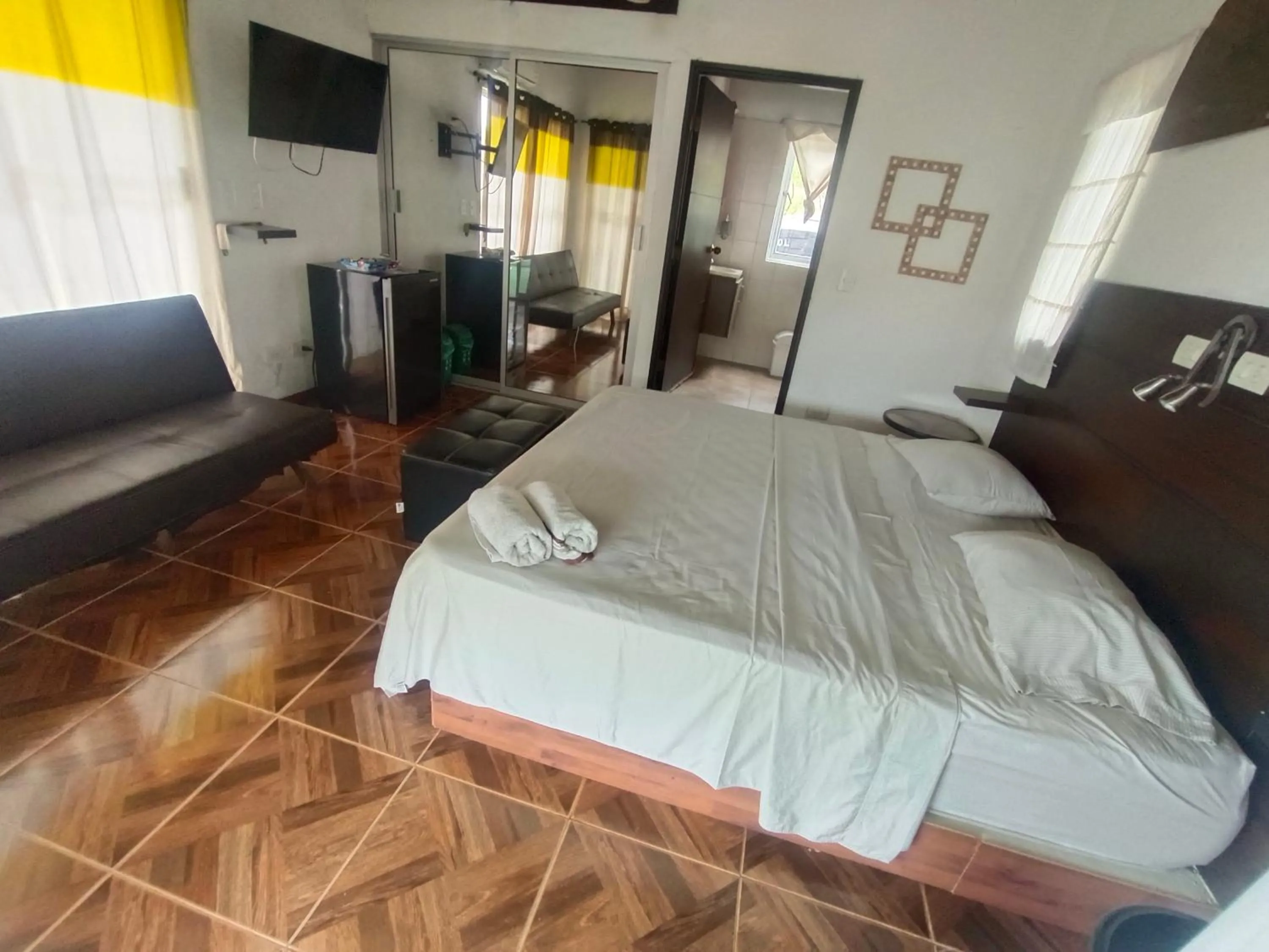 Suite with Sea View - single occupancy in Mauka Oasis Taganga