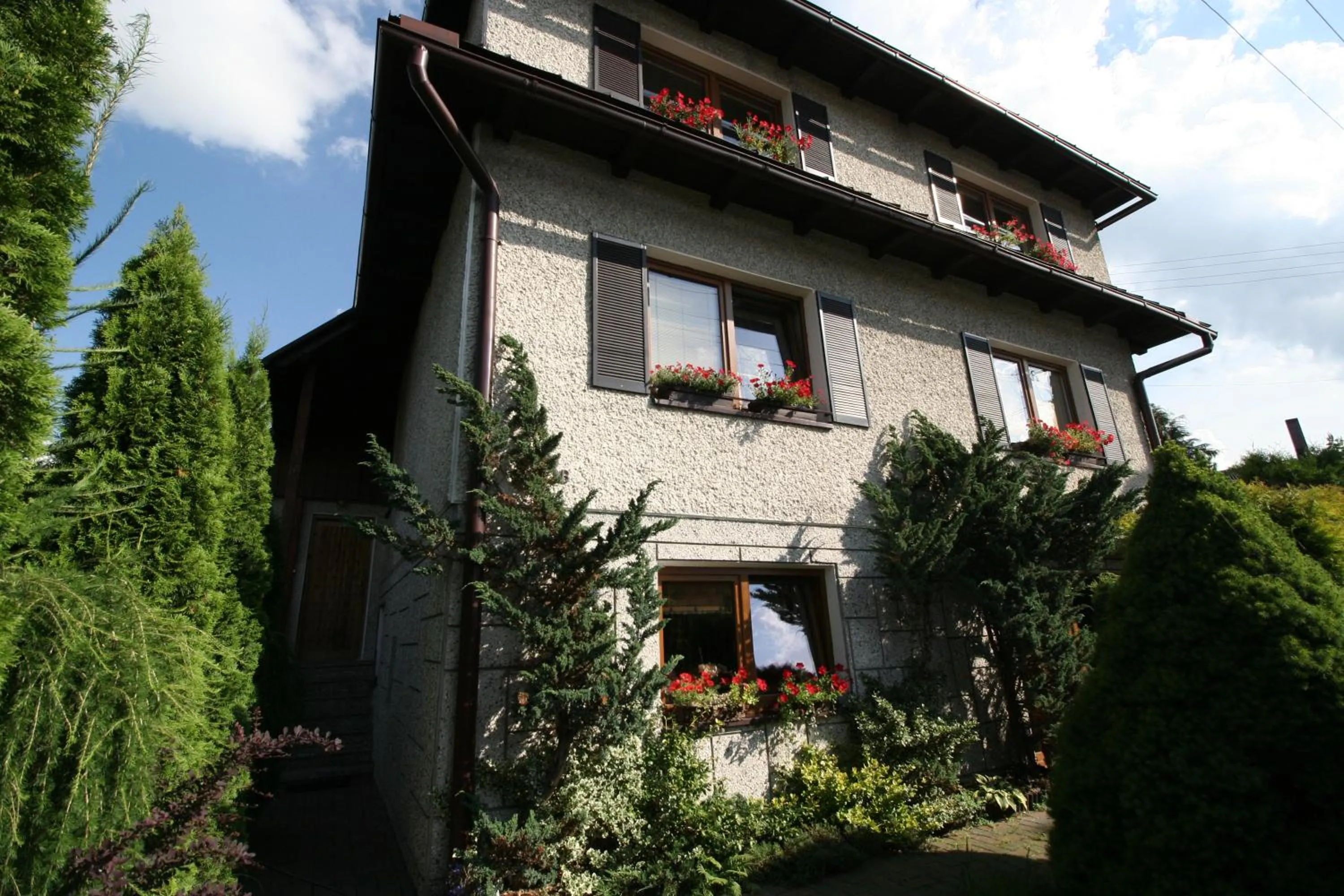 Property building in Willa Aba