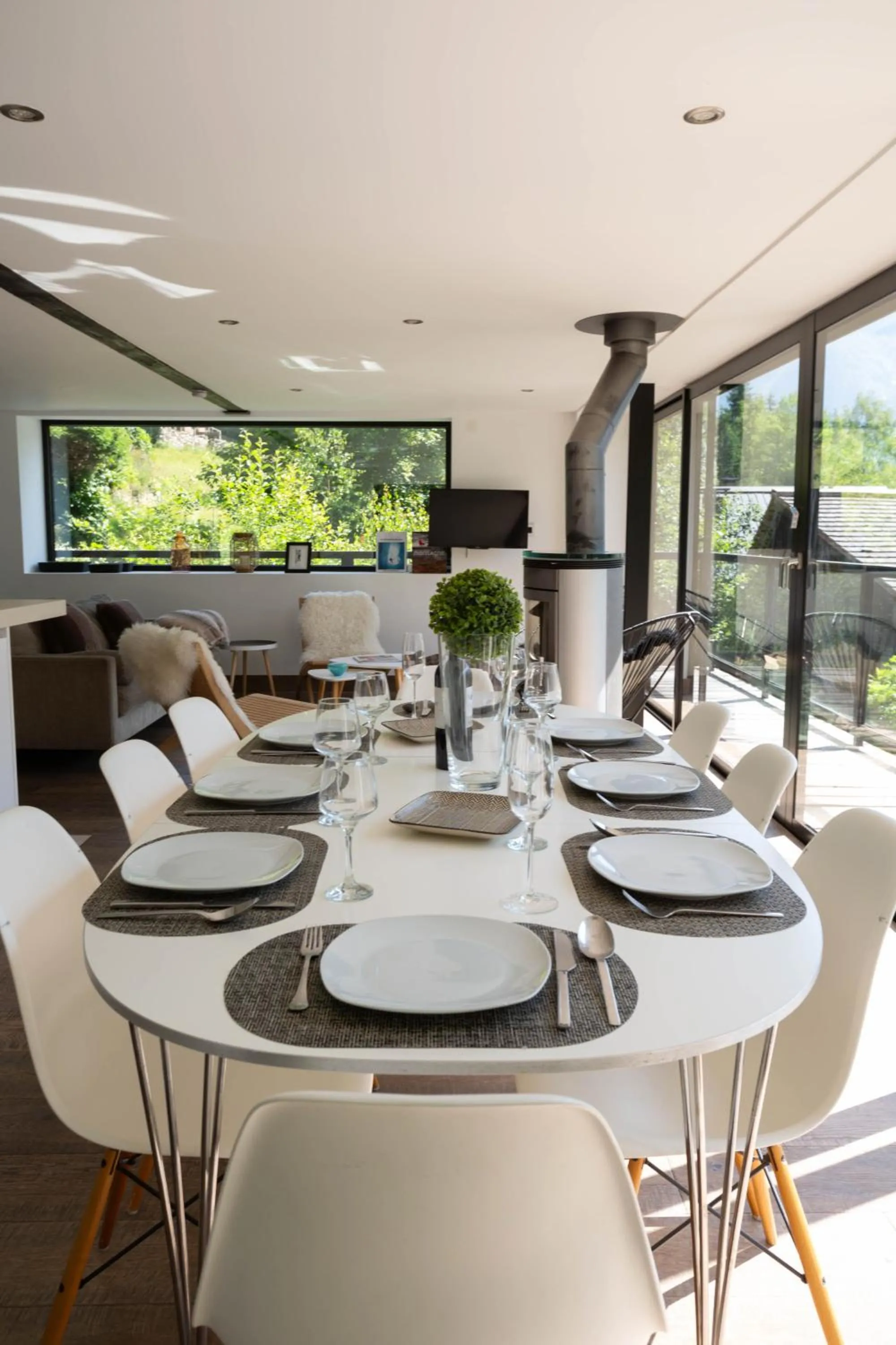 Dining area in Chalet La Source - Chamonix All Year