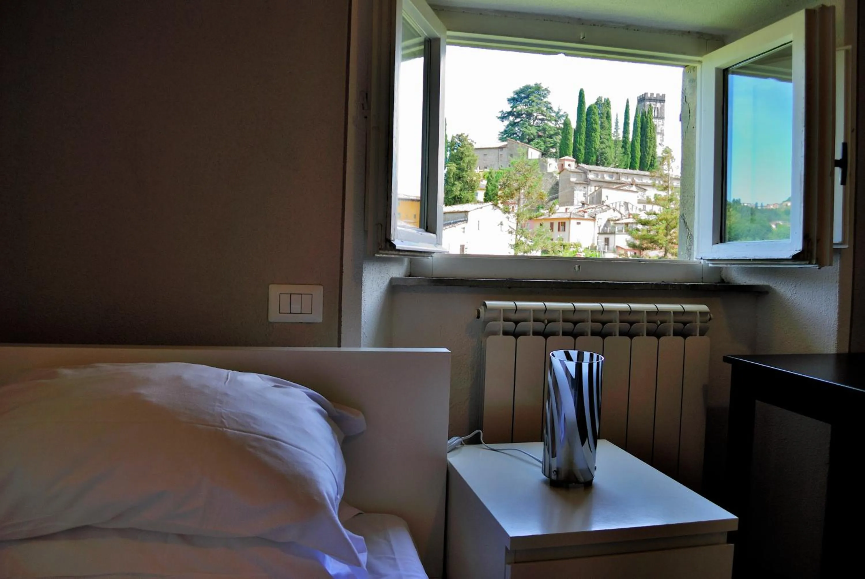 Landmark view, Bed in Villa Gherardi - B&B e Hostel