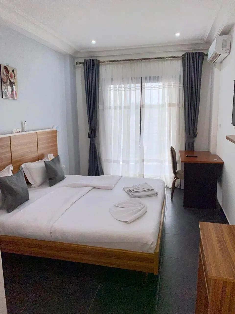 Single Room with Balcony - single occupancy in COFE Hotel