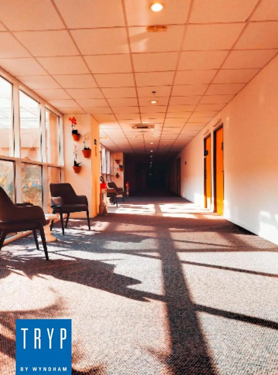 Seating area in TRYP BY WYNDHAM São Paulo Airport - Hotel de Transito Terminal 3 -Lado Ar - Área restrita á passageiros já embarcados - Piso 1
