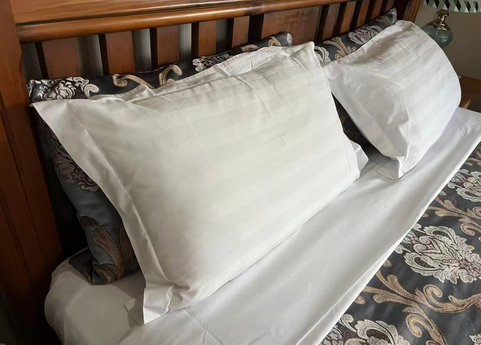 Bed in Strathern Motor Lodge