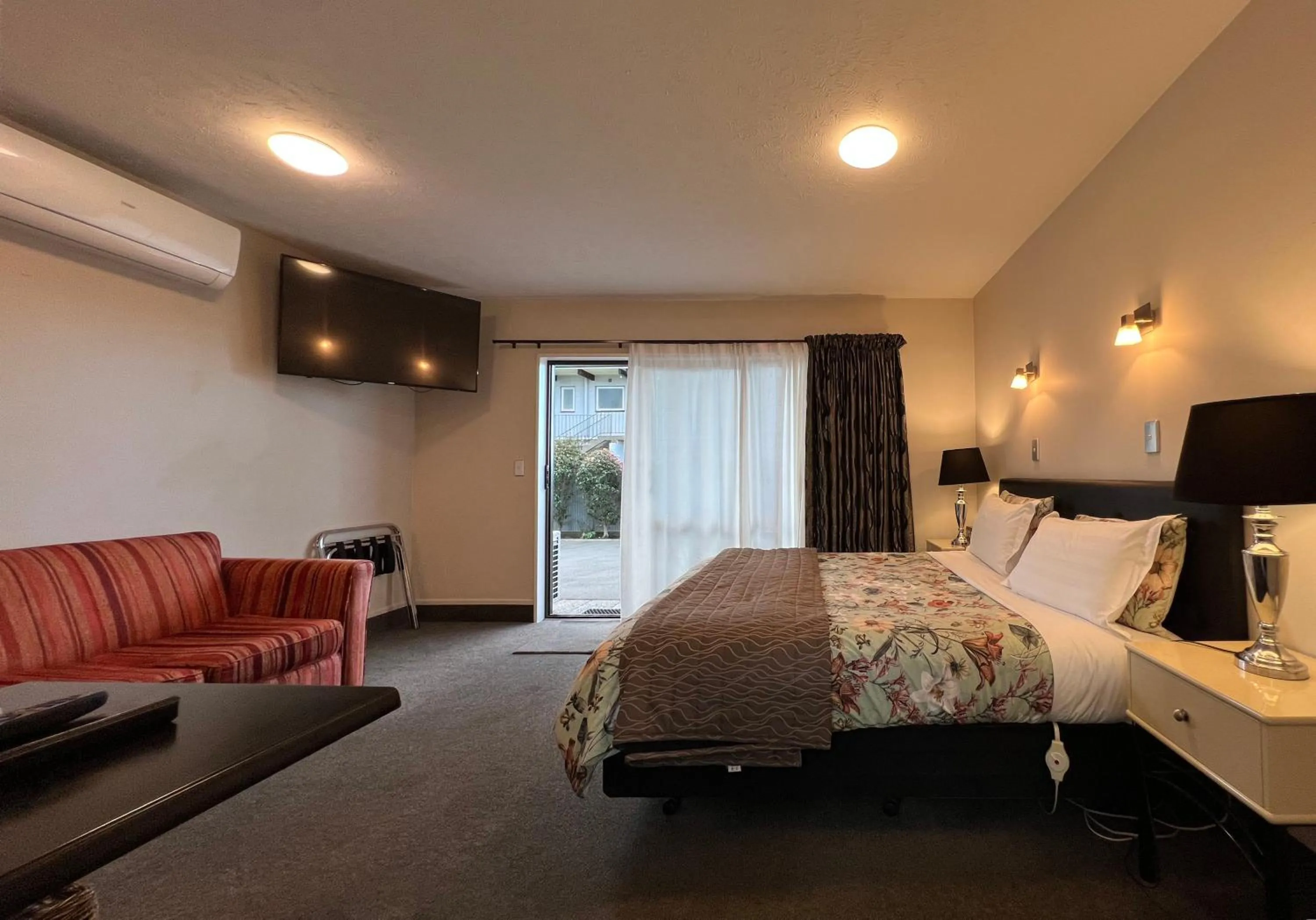 Bed in Strathern Motor Lodge