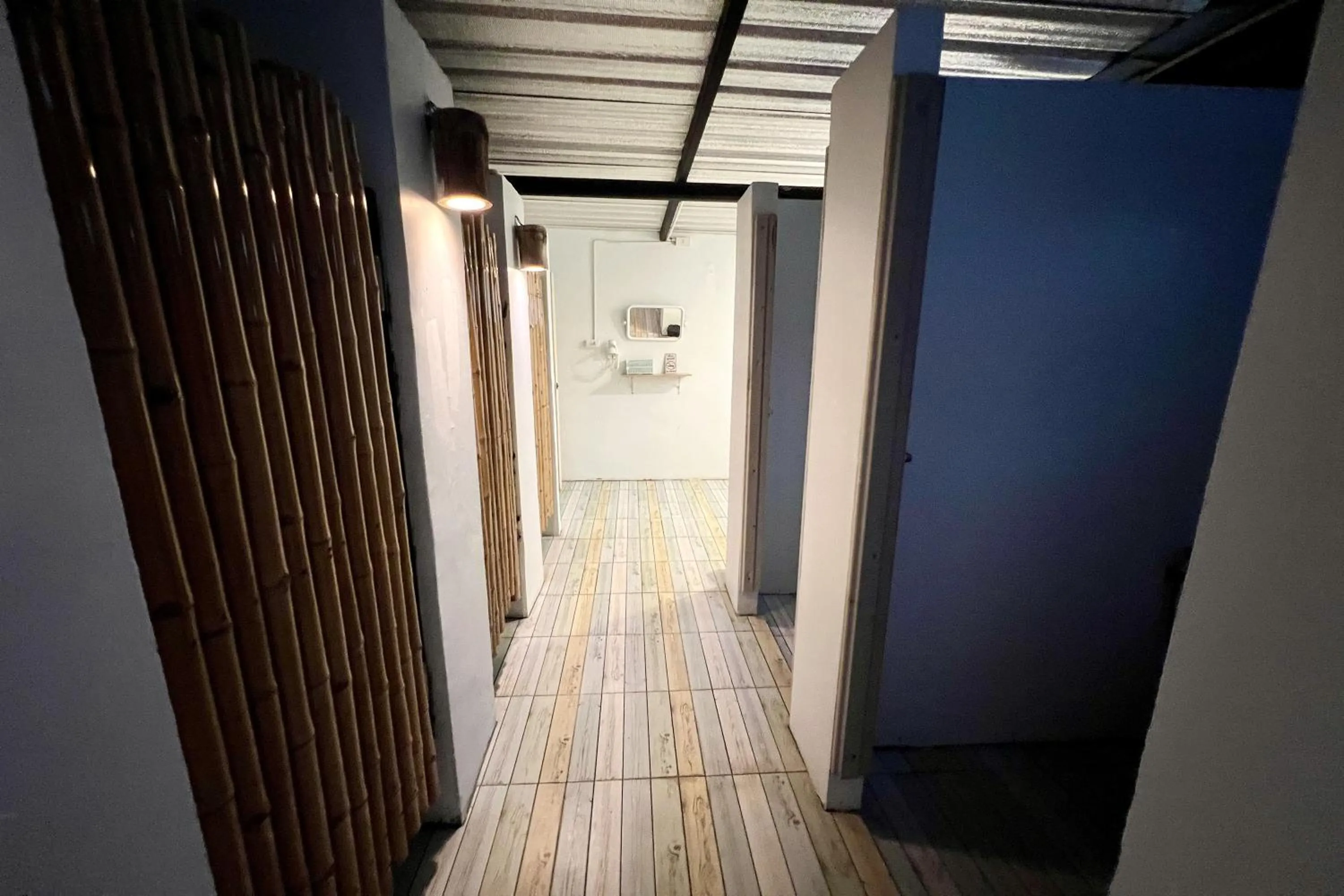 Bathroom in Orchid Hostel Near Bumrungrad hospital and Nana Market