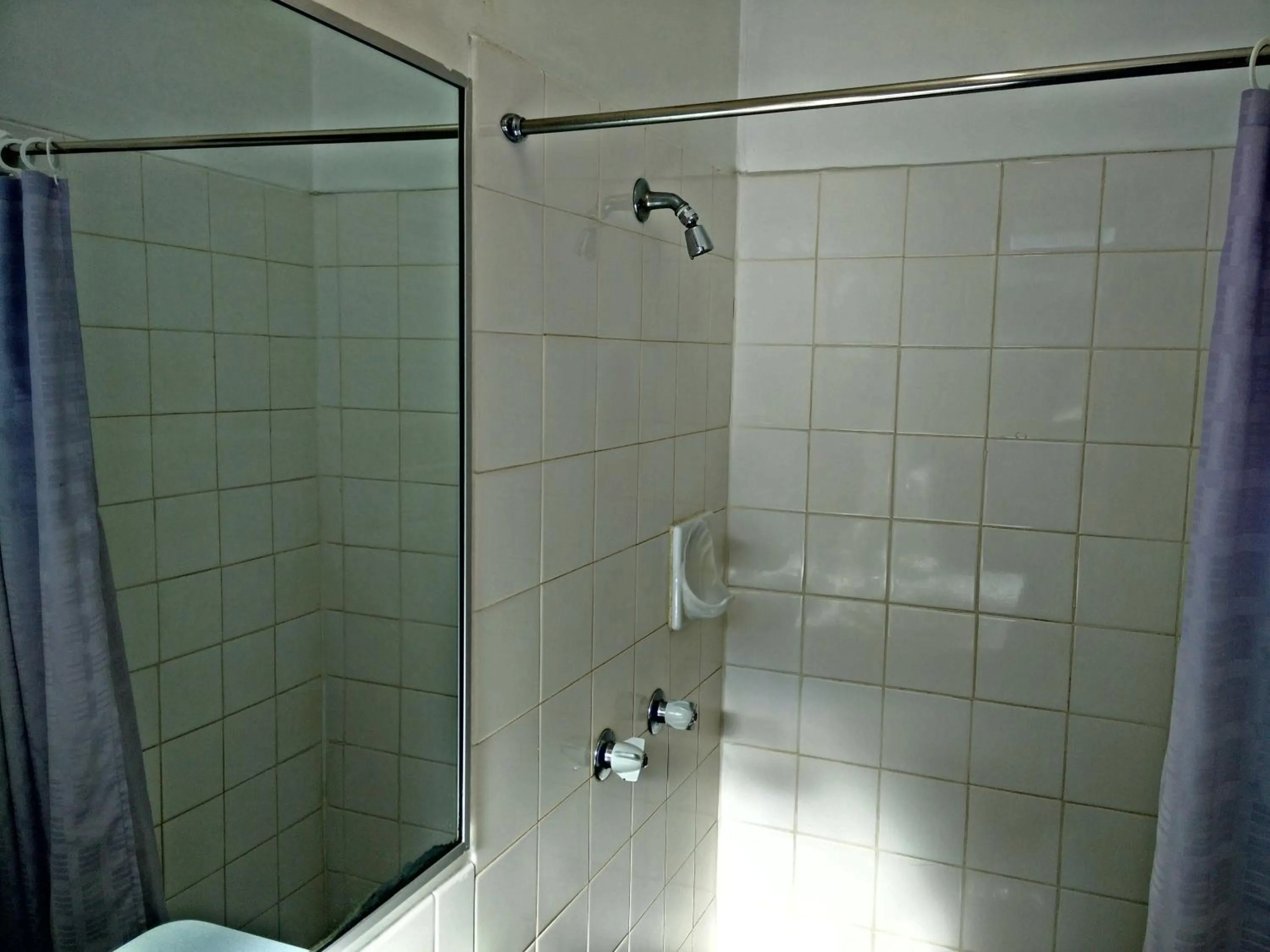 Bathroom in Cairns Motor Inn