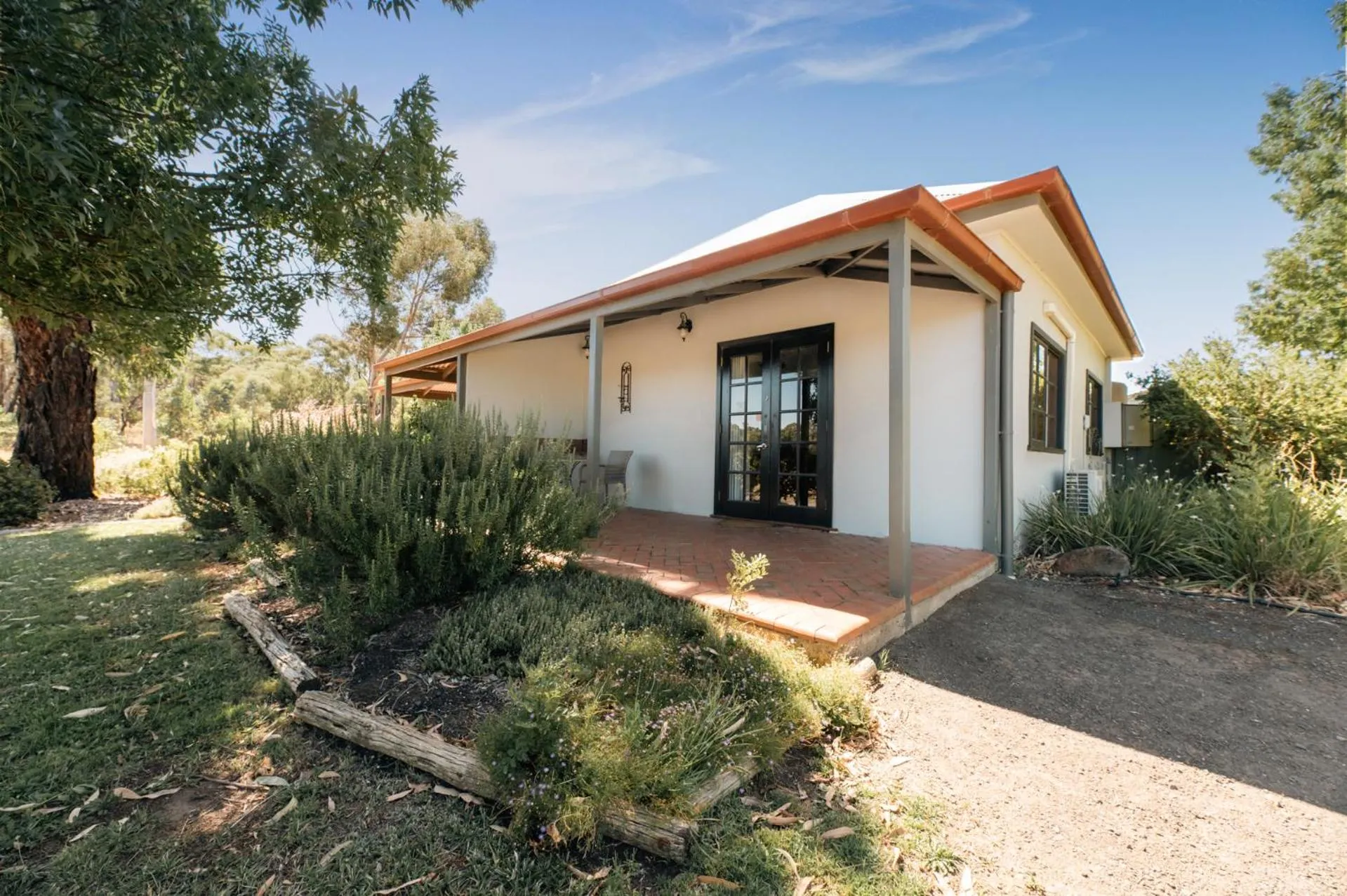 Facade/entrance in Balgownie Estate Bendigo