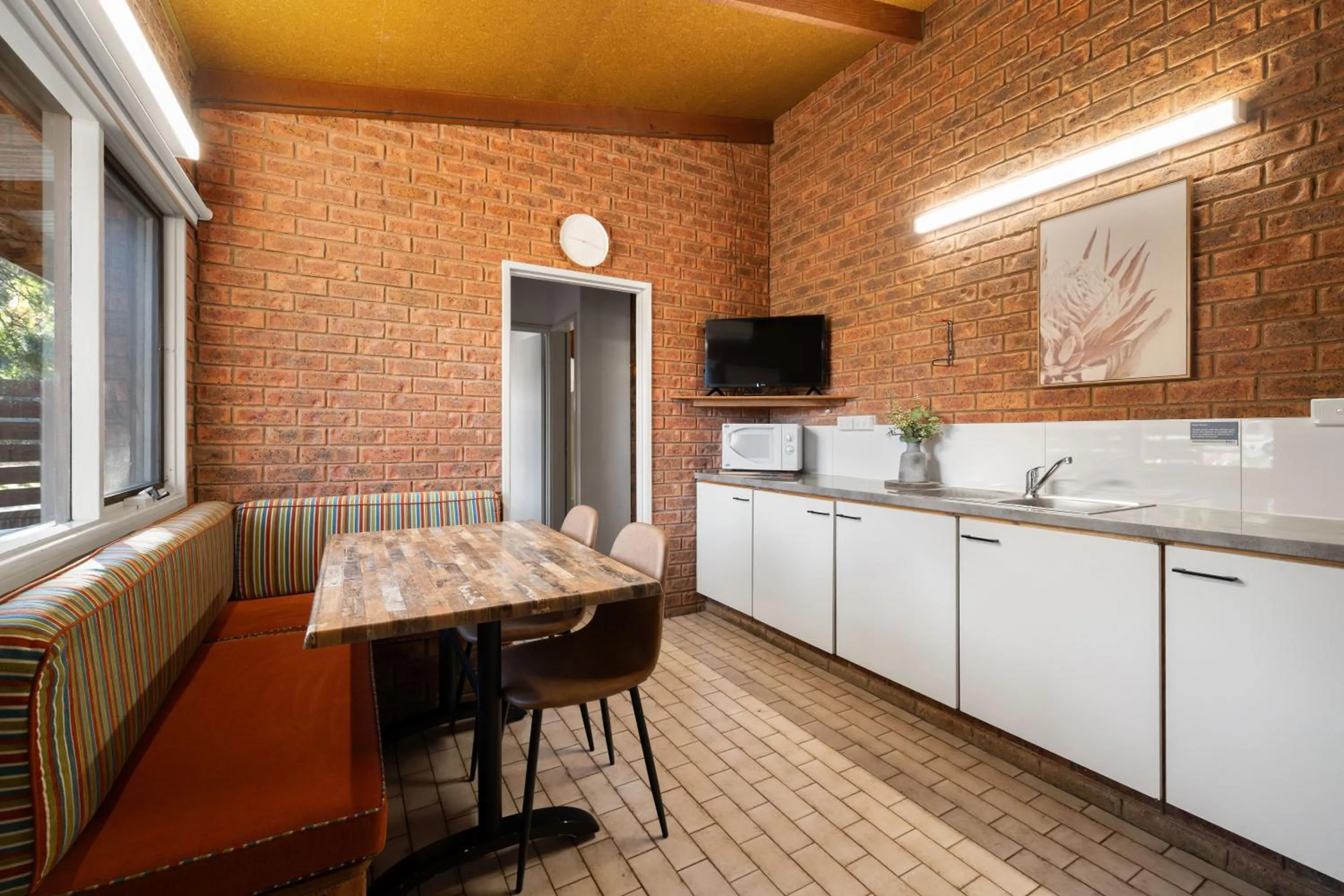 Kitchen or kitchenette in Bright Porepunkah Holiday Park