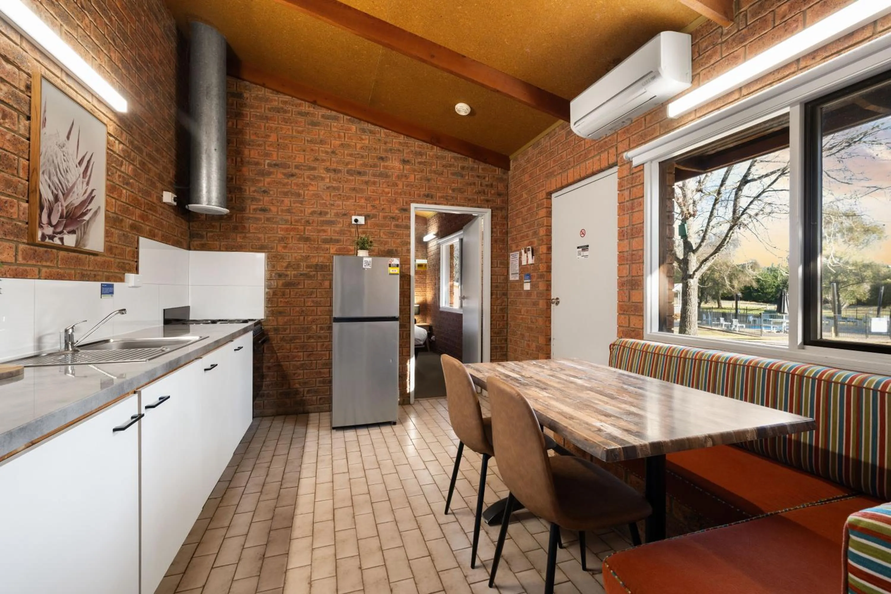 Kitchen or kitchenette in Bright Porepunkah Holiday Park