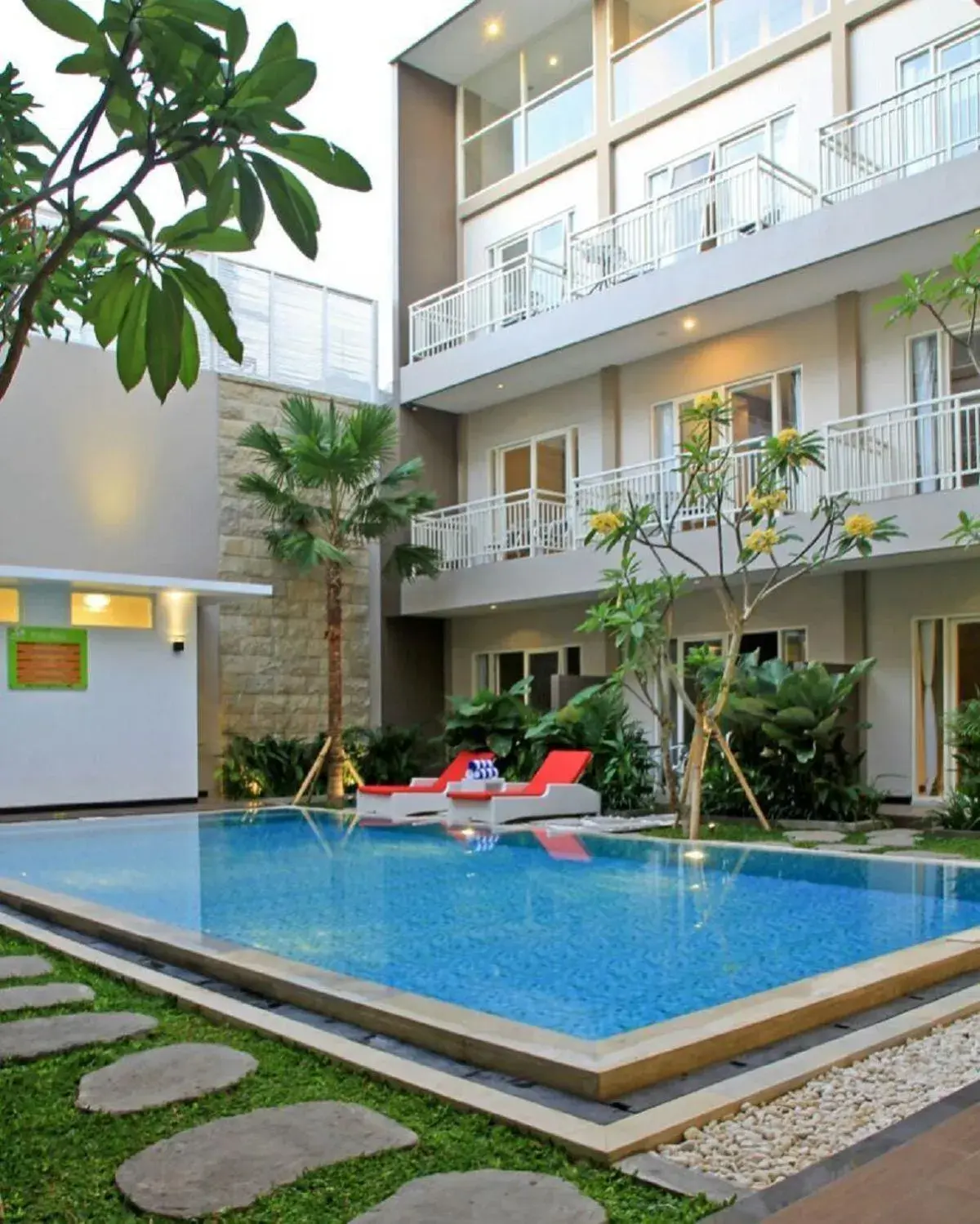 Swimming pool in Choice Stay Hotel Denpasar Swimming pool in Choice Stay Hotel Denpasar