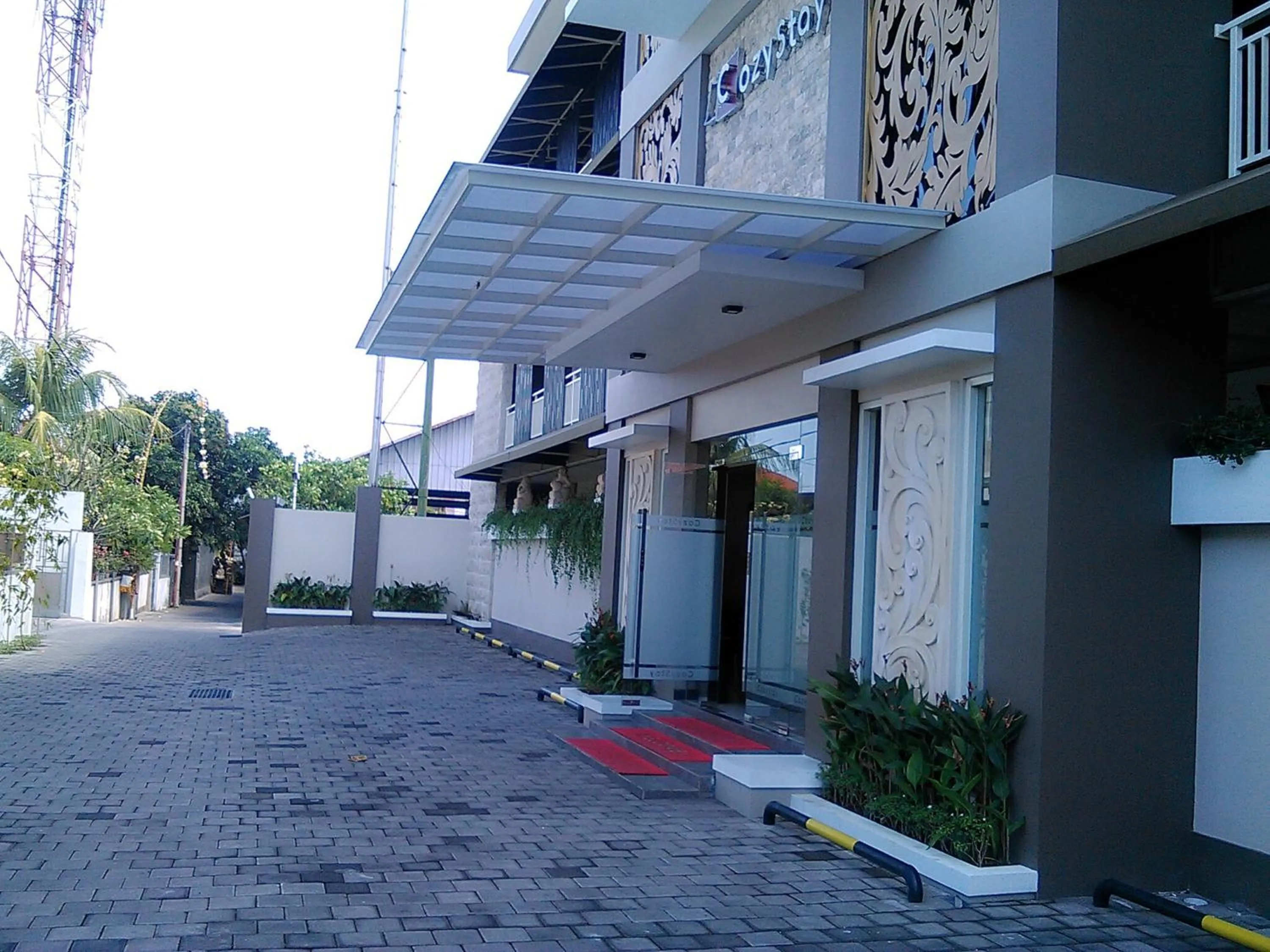Facade/entrance in Choice Stay Hotel Denpasar